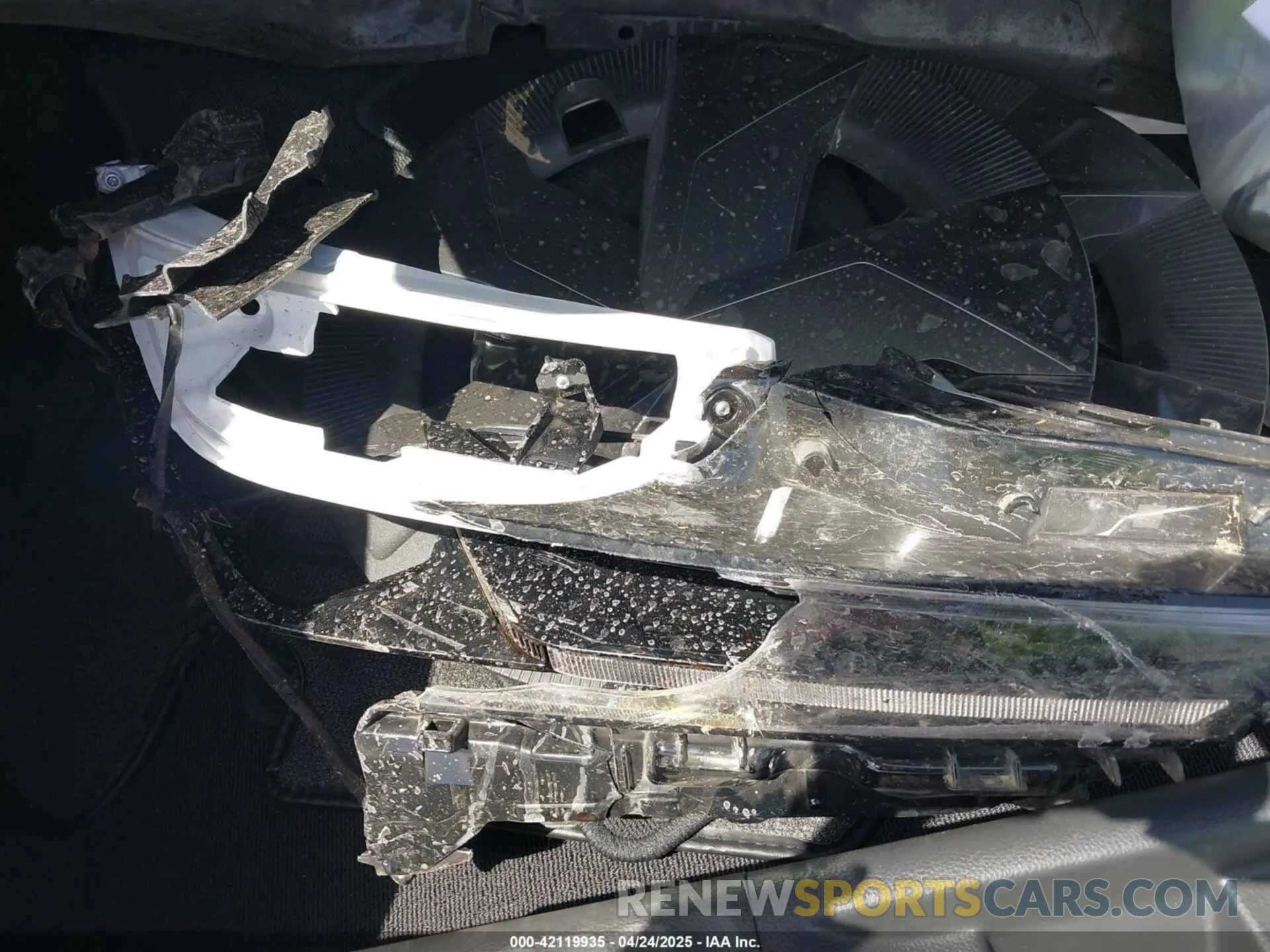 12 Photograph of a damaged car JTDACAAU1S3049356 TOYOTA PRIUS 2025