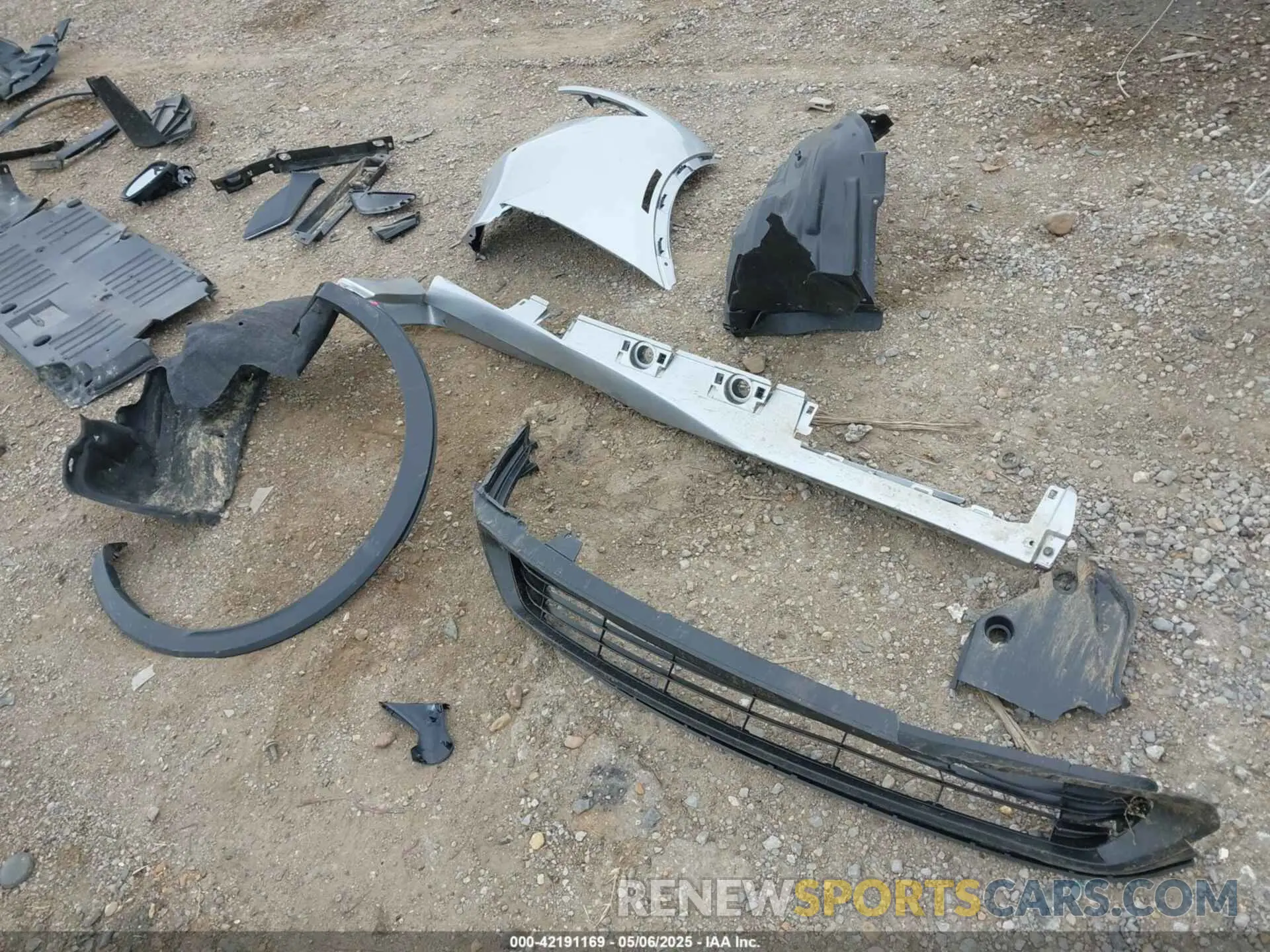 12 Photograph of a damaged car JTDACAAU1S3051396 TOYOTA PRIUS 2025