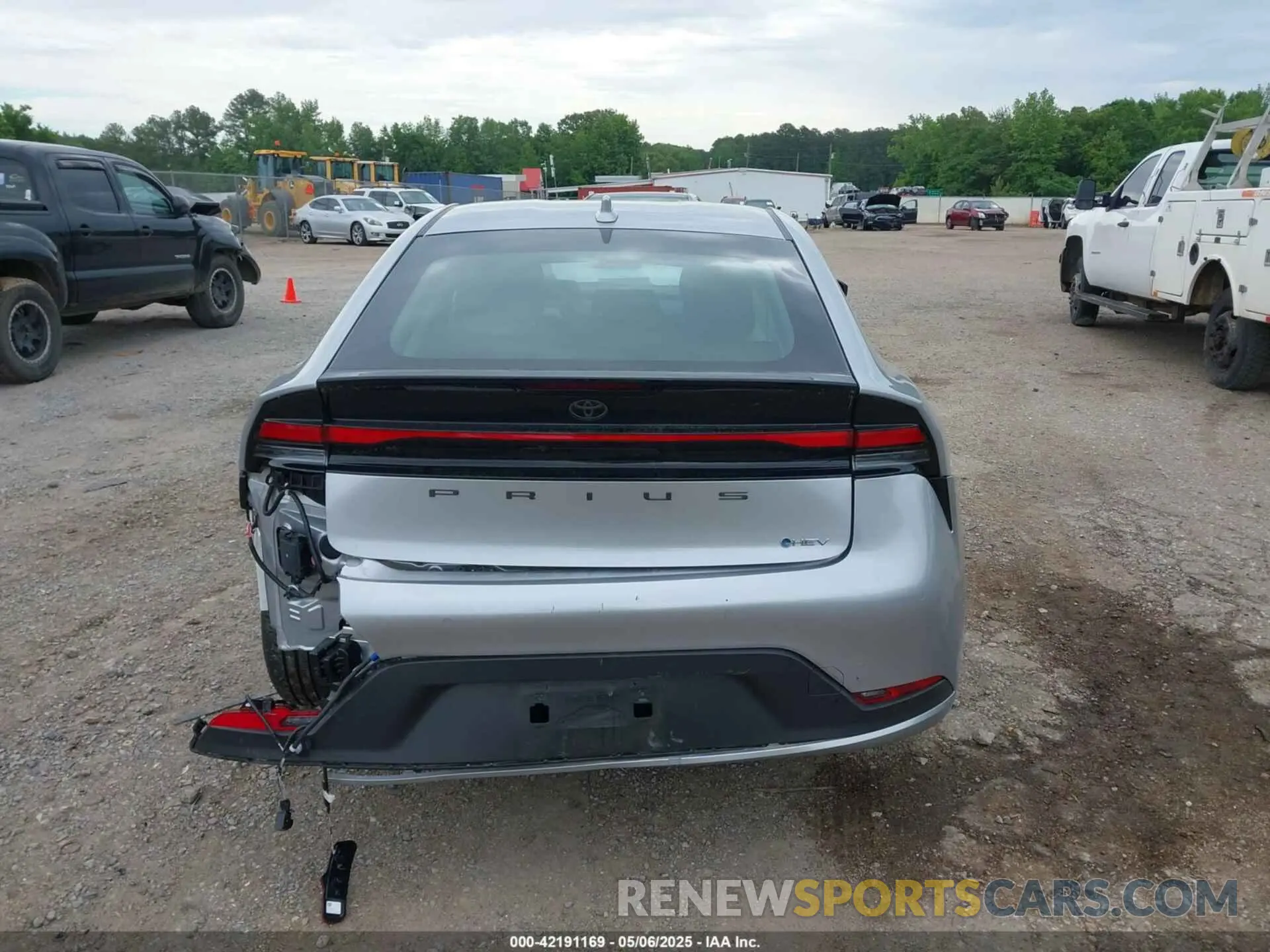 17 Photograph of a damaged car JTDACAAU1S3051396 TOYOTA PRIUS 2025
