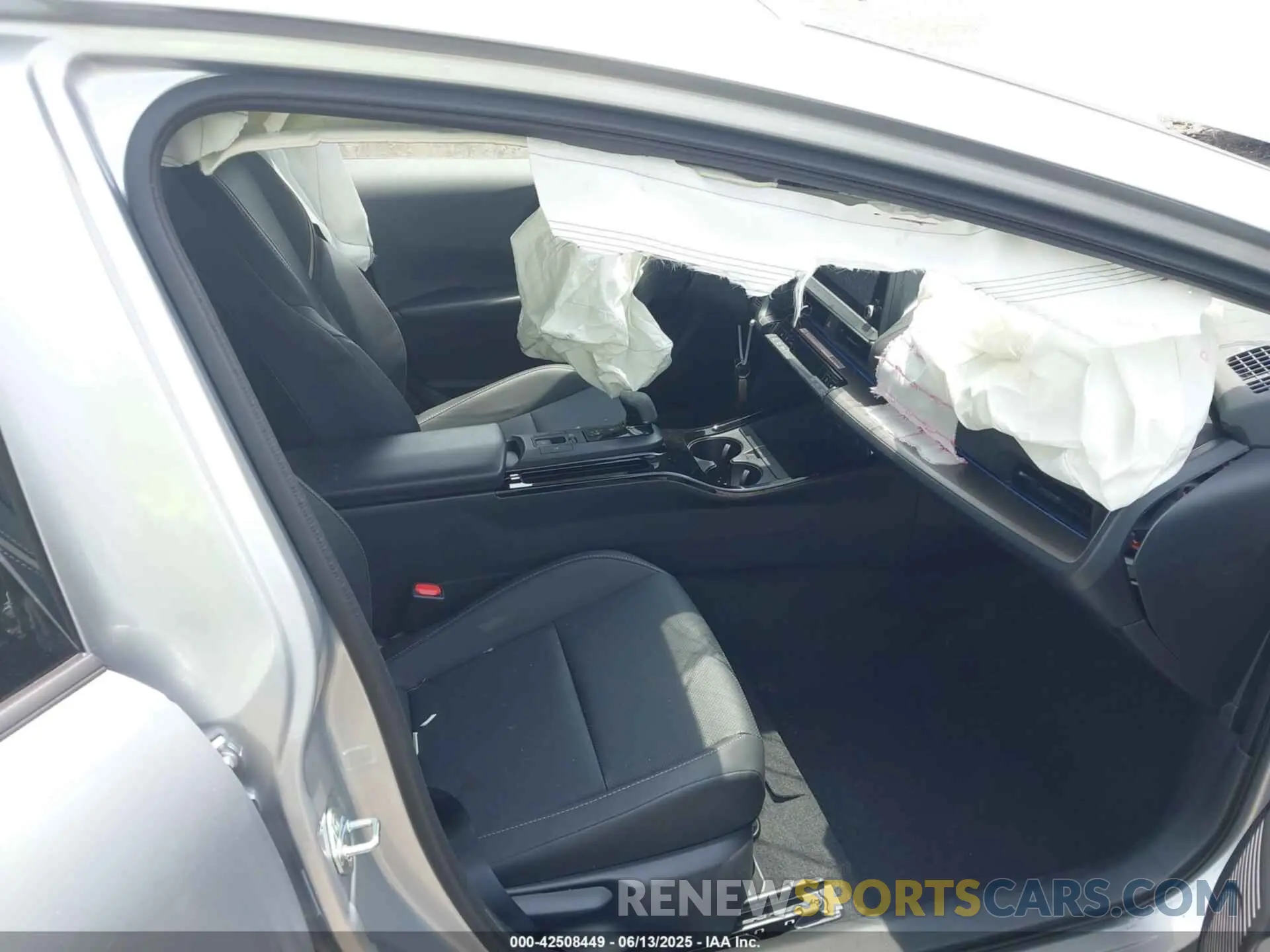 5 Photograph of a damaged car JTDADABU2S3028656 TOYOTA PRIUS 2025