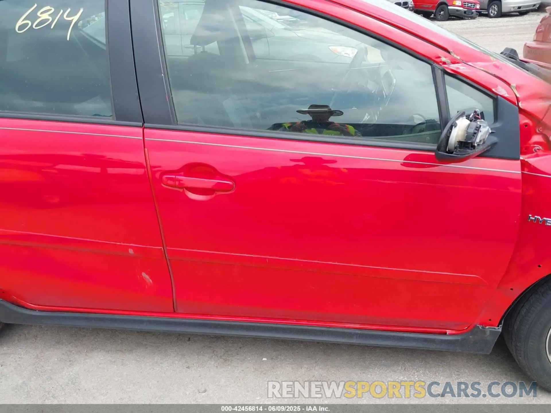 13 Photograph of a damaged car JTDKDTB37K1625353 TOYOTA PRIUS C 2019