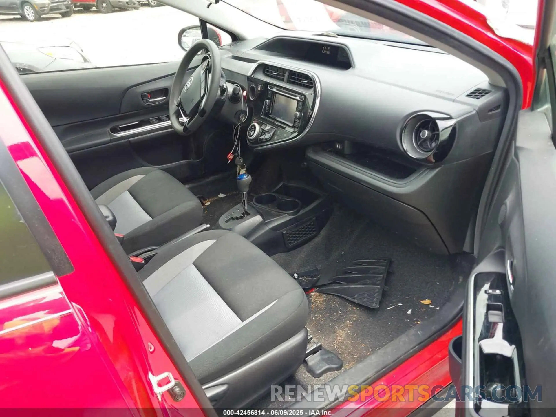 5 Photograph of a damaged car JTDKDTB37K1625353 TOYOTA PRIUS C 2019