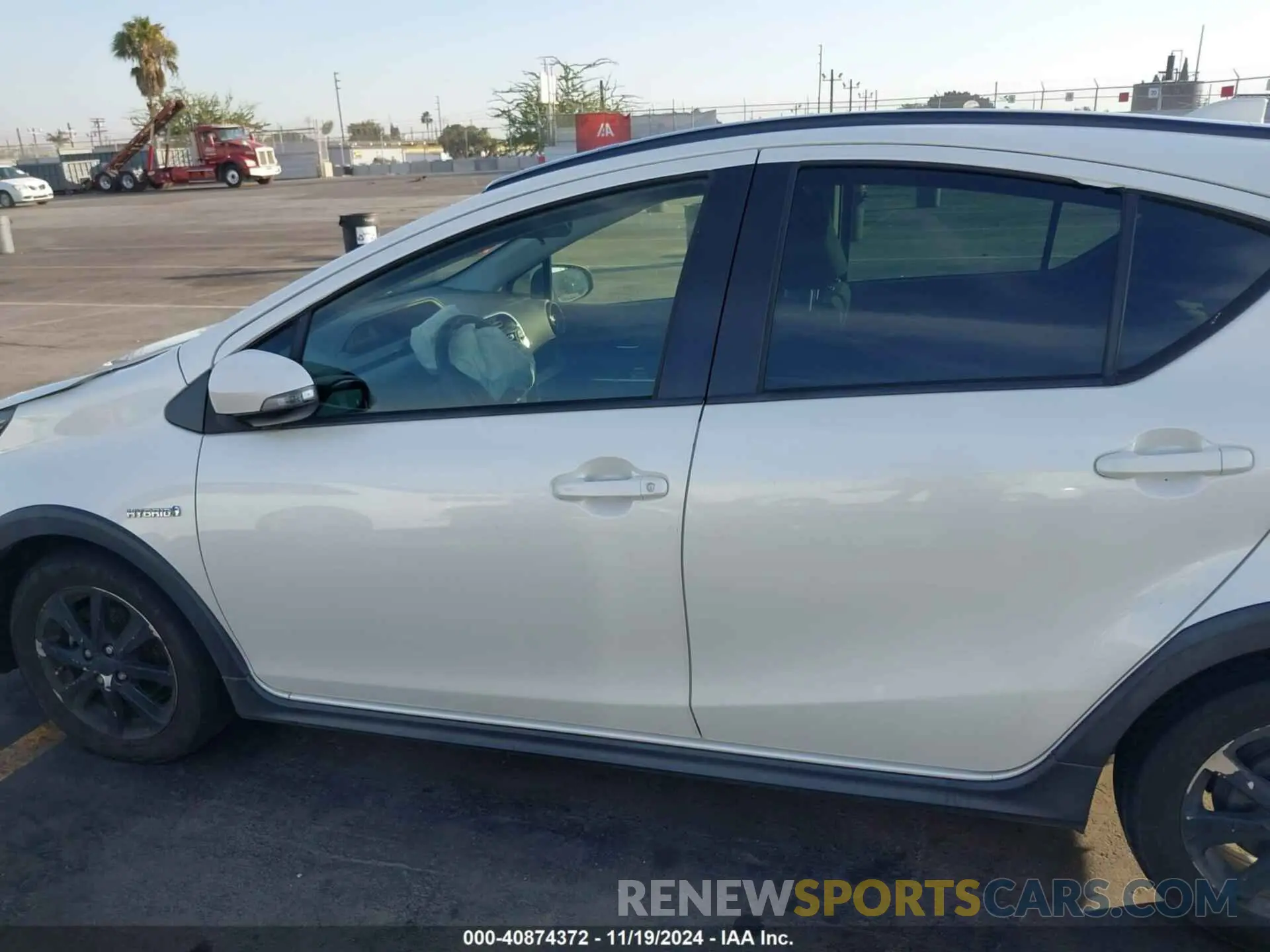 15 Photograph of a damaged car JTDKDTB39K1622874 TOYOTA PRIUS C 2019