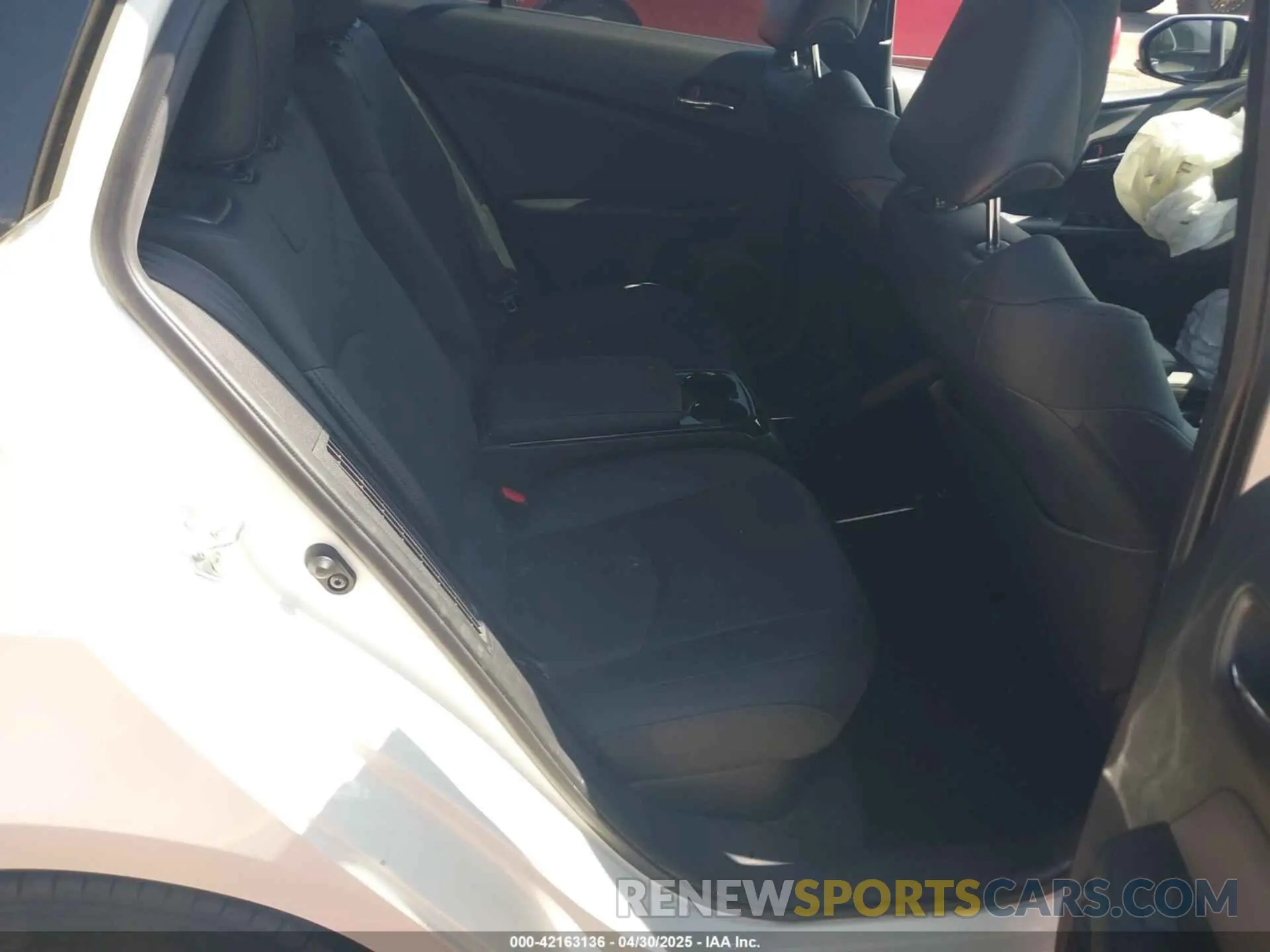 8 Photograph of a damaged car JTDKARFP1K3118641 TOYOTA PRIUS PRIME 2019