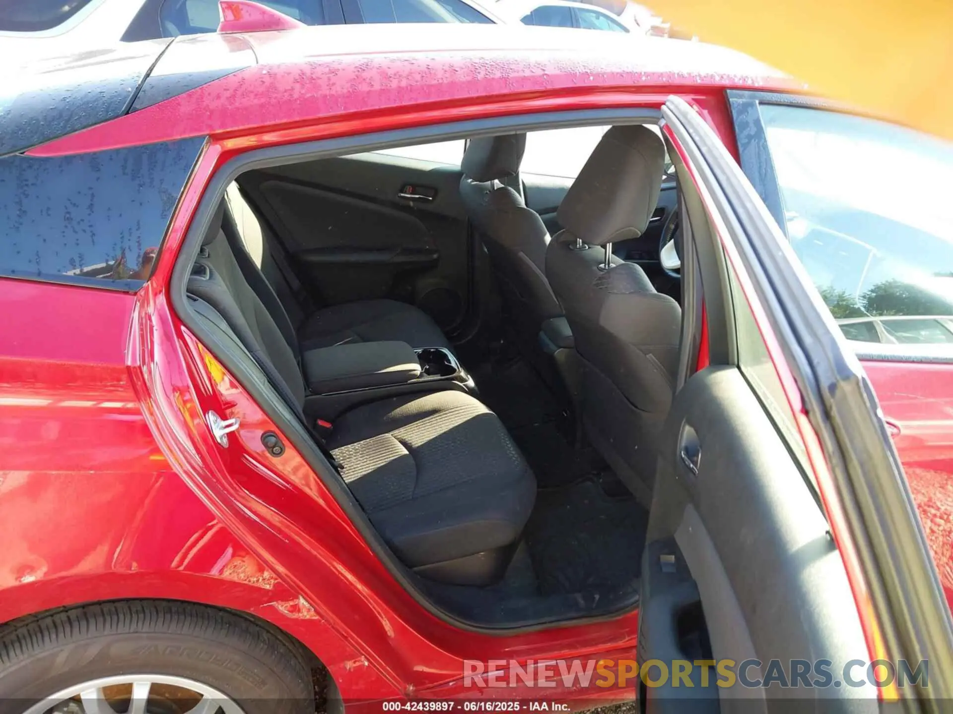 8 Photograph of a damaged car JTDKARFP5K3119341 TOYOTA PRIUS PRIME 2019