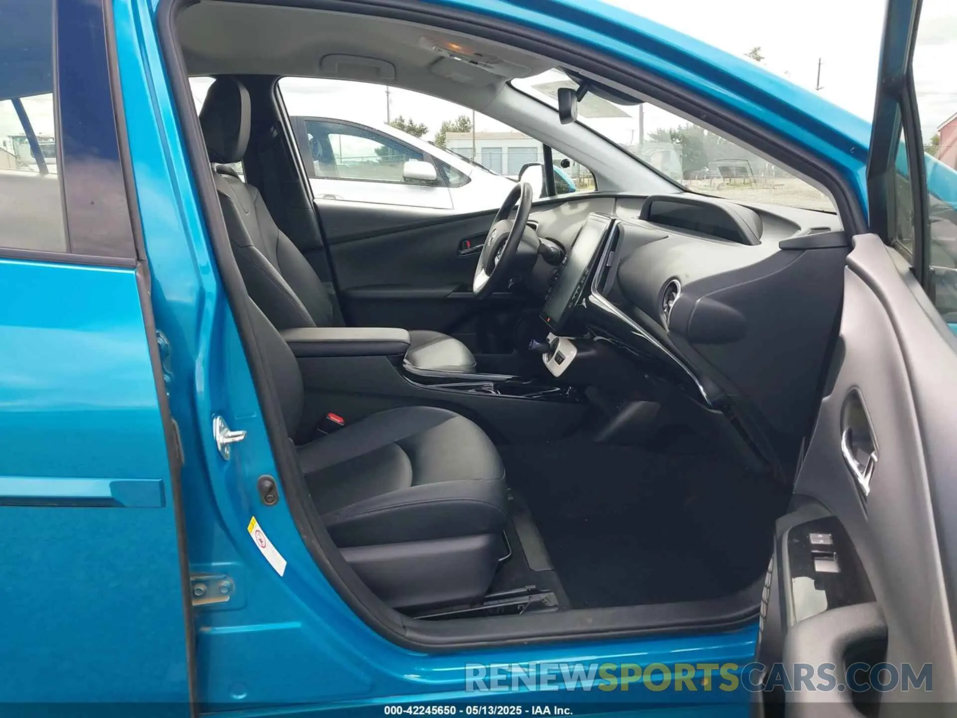 5 Photograph of a damaged car JTDKARFP6K3105819 TOYOTA PRIUS PRIME 2019