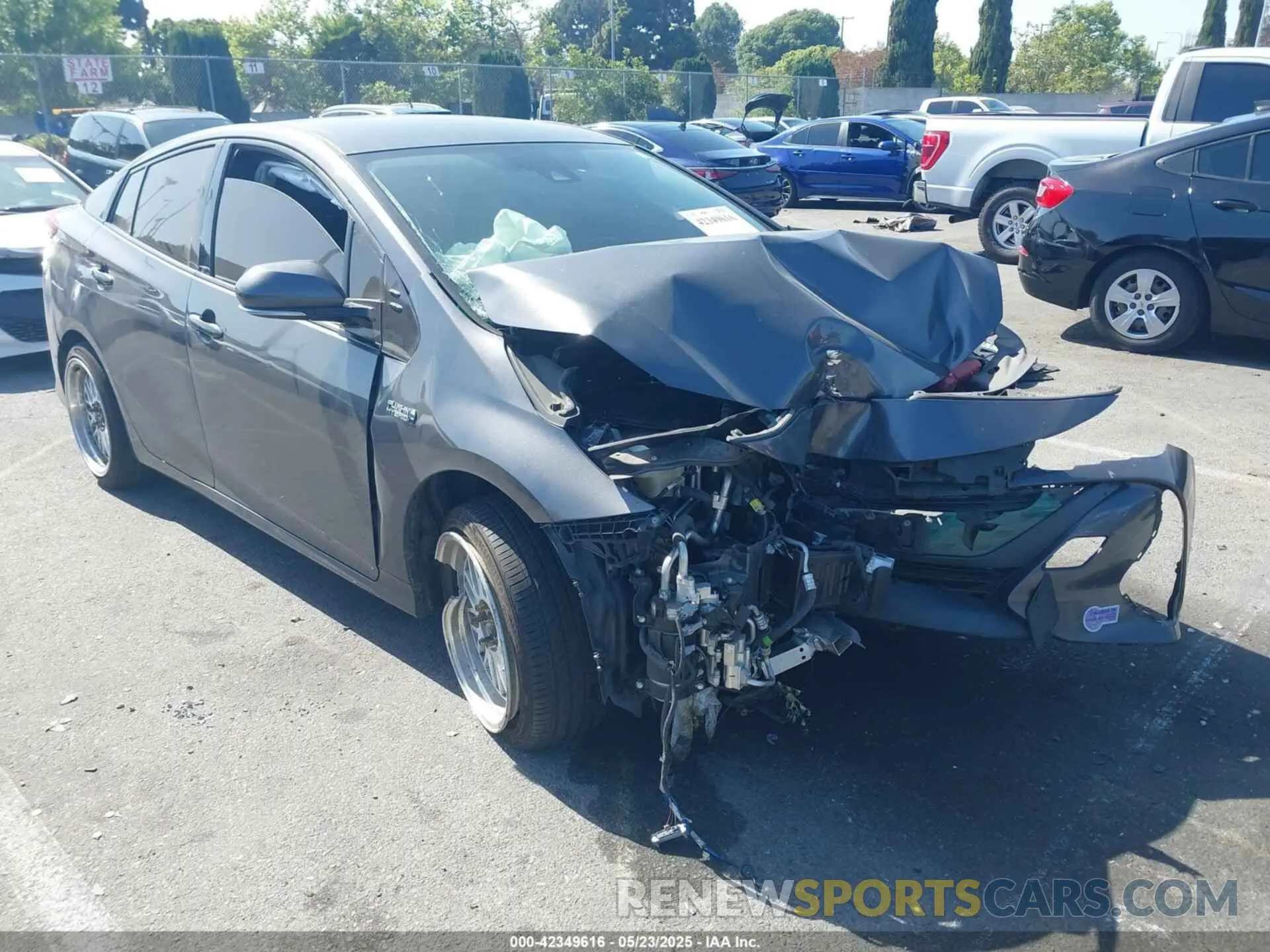 1 Photograph of a damaged car JTDKARFP6K3117243 TOYOTA PRIUS PRIME 2019