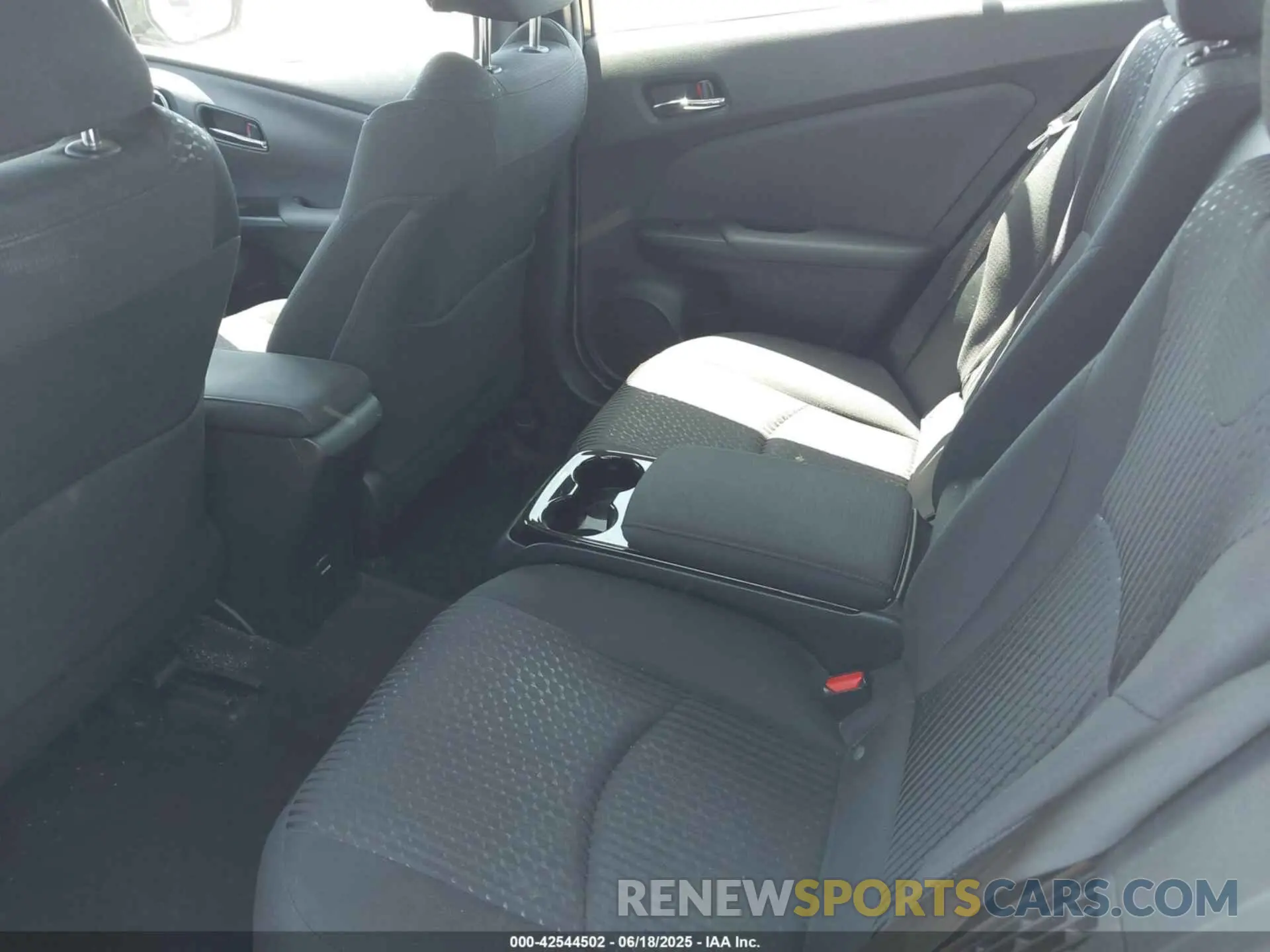 8 Photograph of a damaged car JTDKARFP9K3109945 TOYOTA PRIUS PRIME 2019