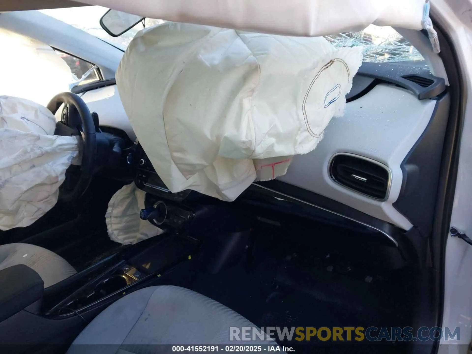 5 Photograph of a damaged car JTDKARFP1L3127406 TOYOTA PRIUS PRIME 2020