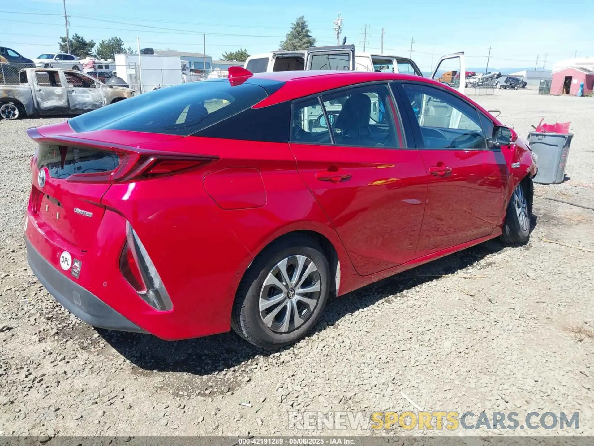 4 Photograph of a damaged car JTDKARFP2L3134798 TOYOTA PRIUS PRIME 2020