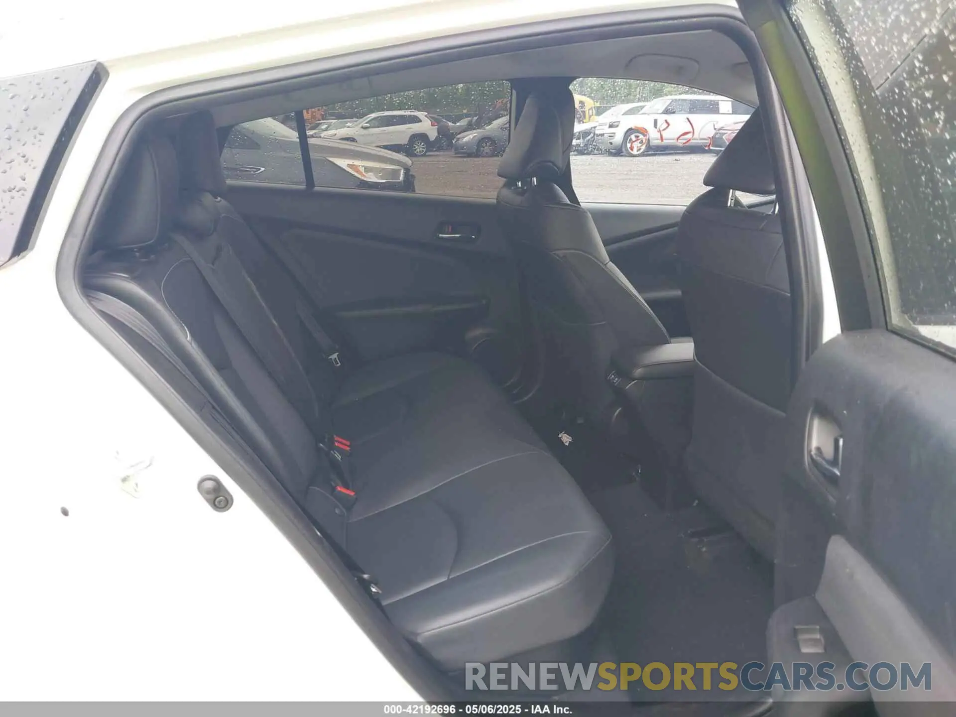 8 Photograph of a damaged car JTDKARFP2L3146028 TOYOTA PRIUS PRIME 2020