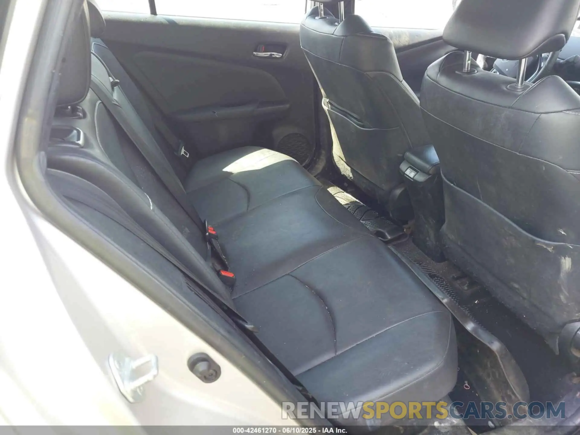 8 Photograph of a damaged car JTDKARFP2L3161189 TOYOTA PRIUS PRIME 2020