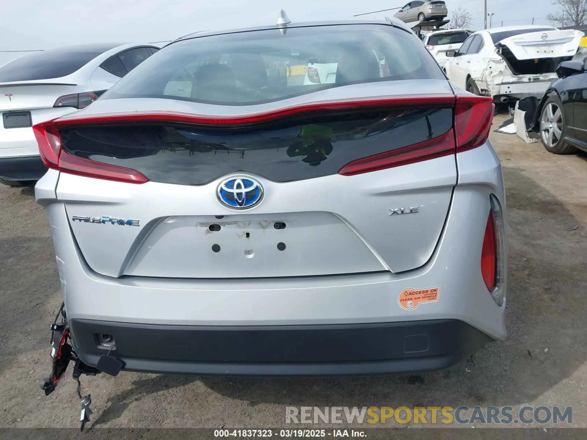 17 Photograph of a damaged car JTDKARFP3L3148922 TOYOTA PRIUS PRIME 2020