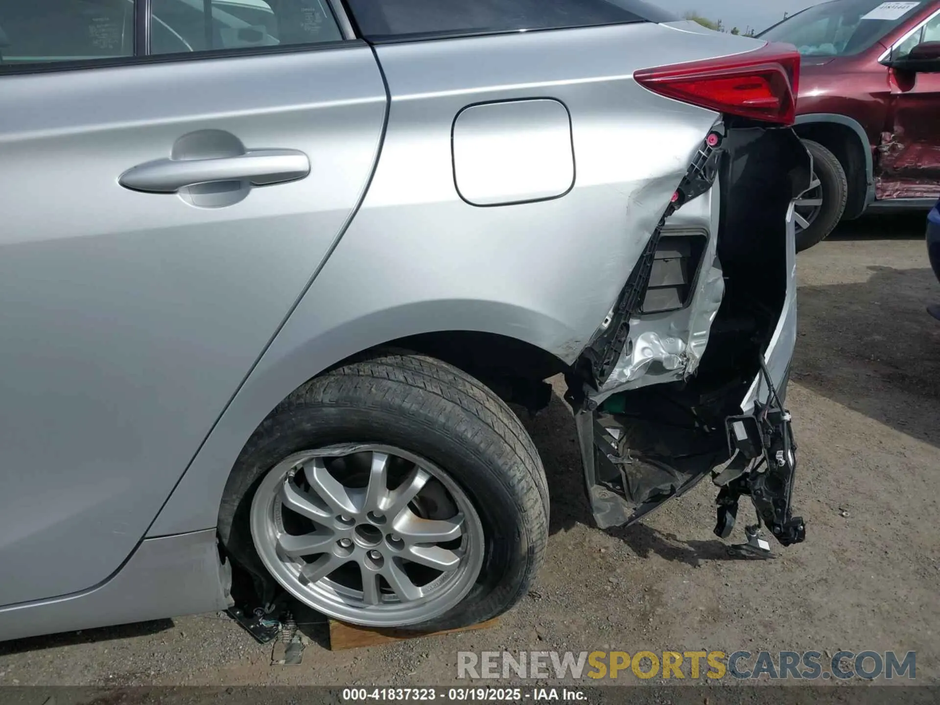 18 Photograph of a damaged car JTDKARFP3L3148922 TOYOTA PRIUS PRIME 2020
