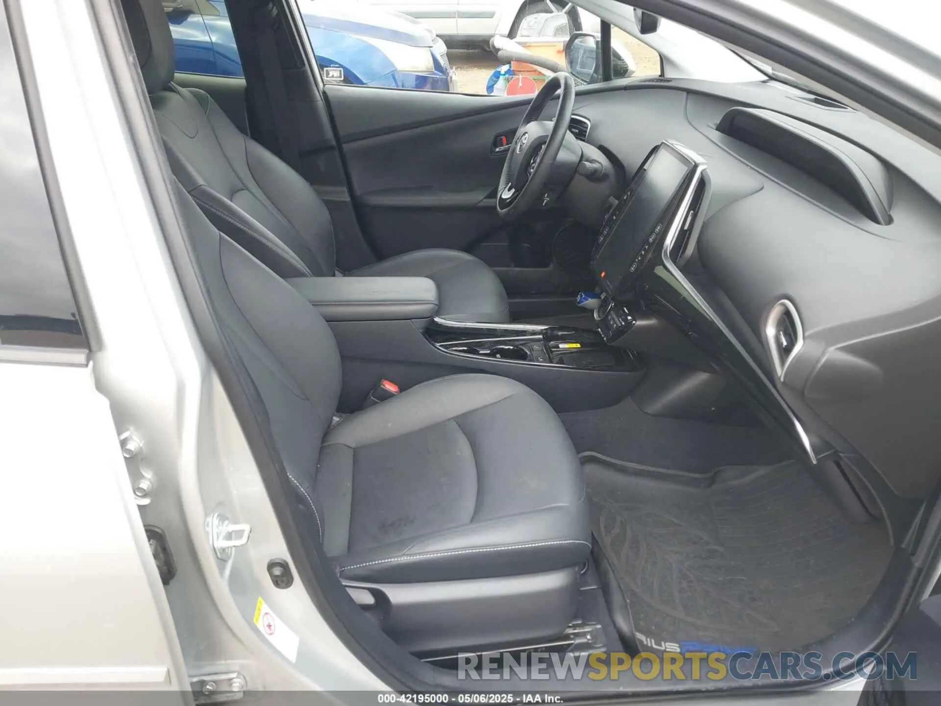 5 Photograph of a damaged car JTDKARFP3L3153442 TOYOTA PRIUS PRIME 2020