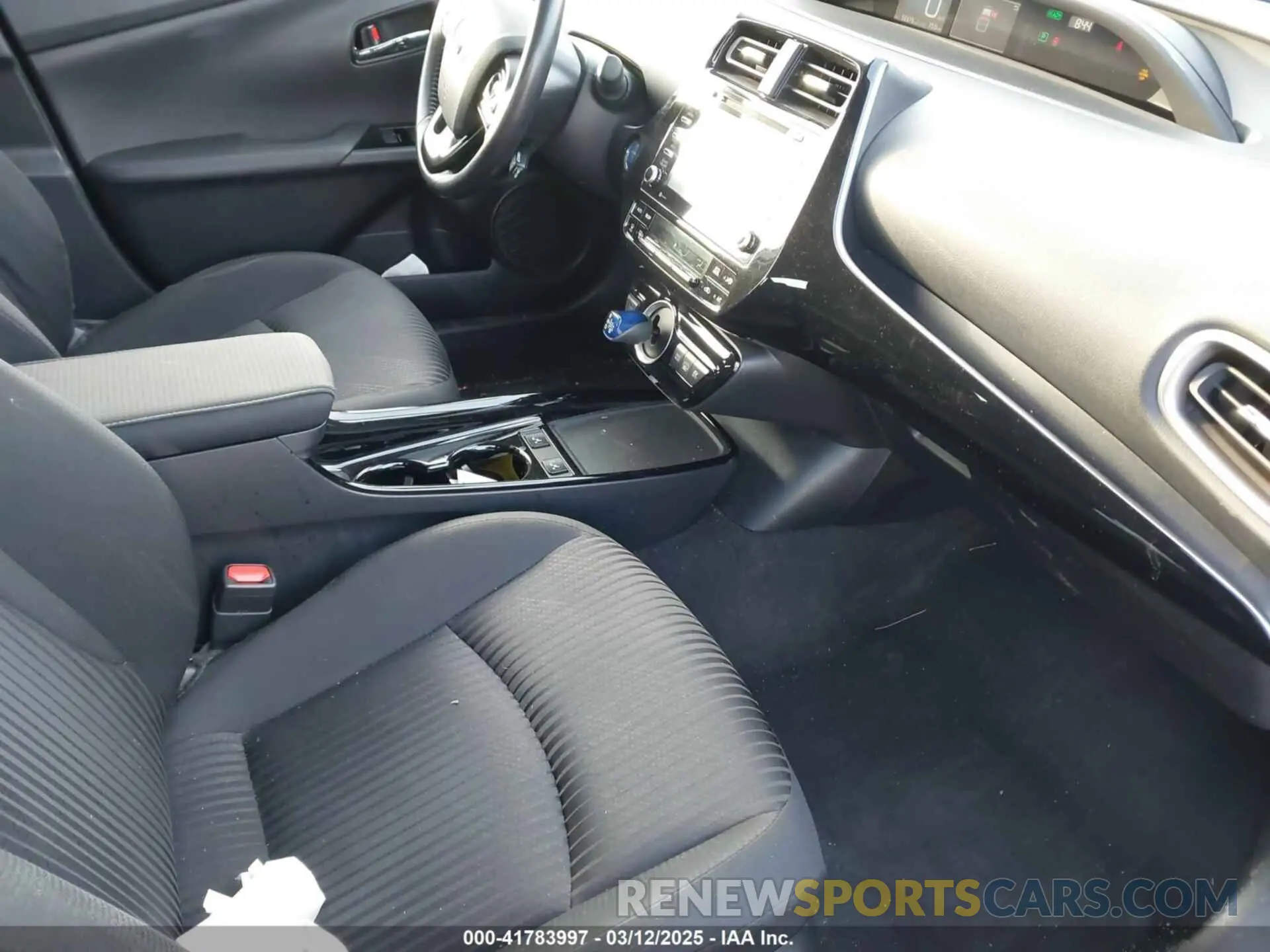 5 Photograph of a damaged car JTDKARFP3L3159564 TOYOTA PRIUS PRIME 2020