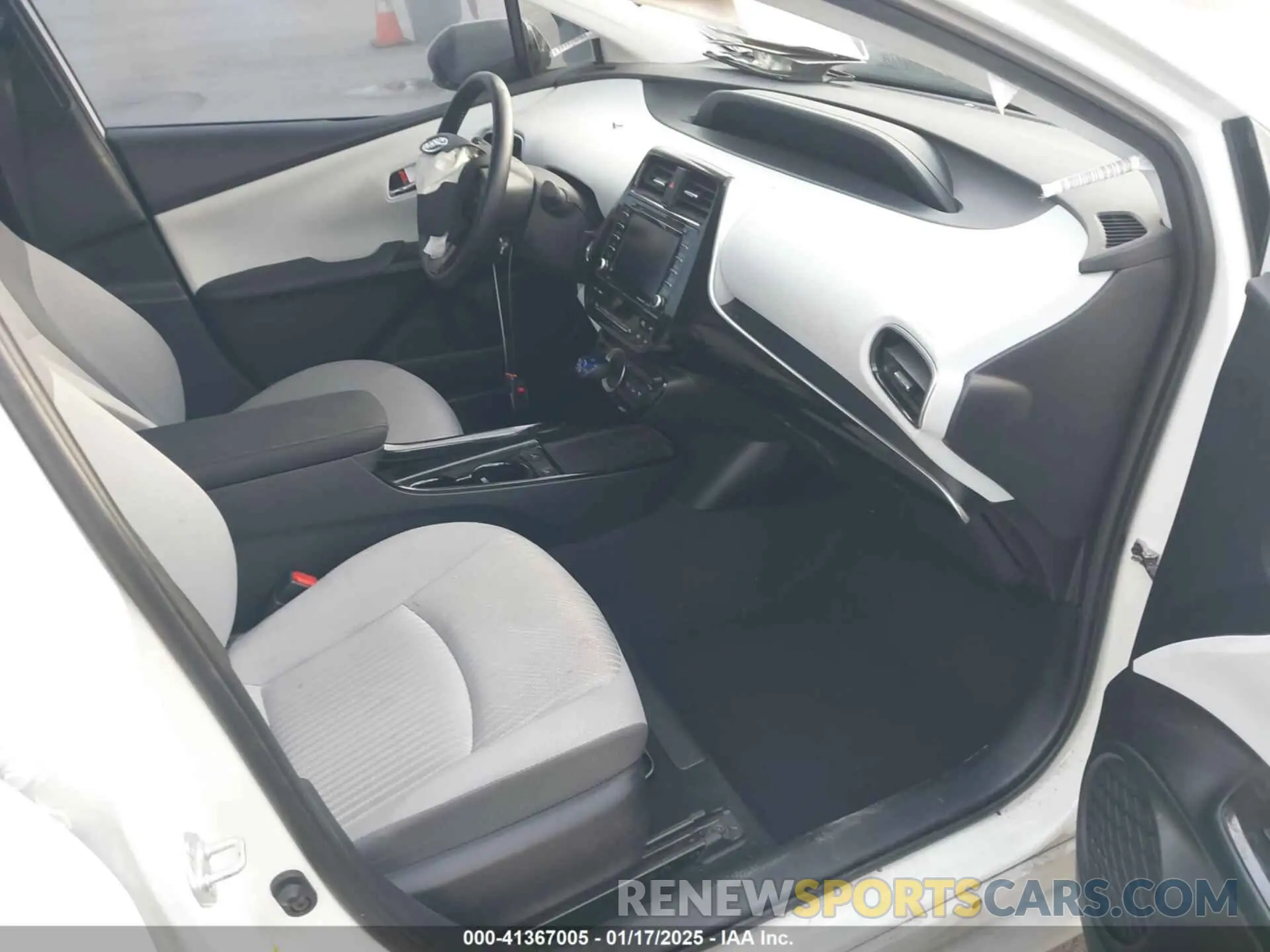 5 Photograph of a damaged car JTDKARFP3L3163226 TOYOTA PRIUS PRIME 2020