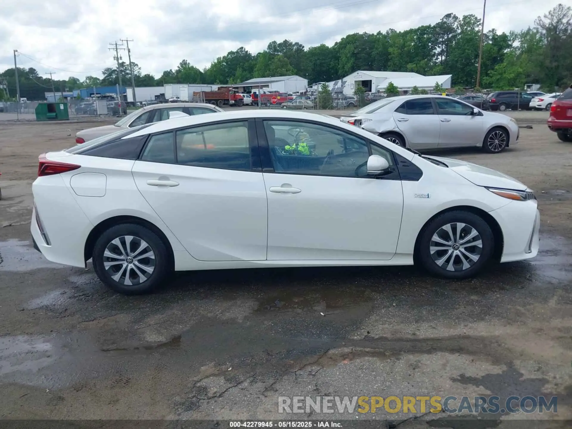 13 Photograph of a damaged car JTDKARFP5L3121530 TOYOTA PRIUS PRIME 2020