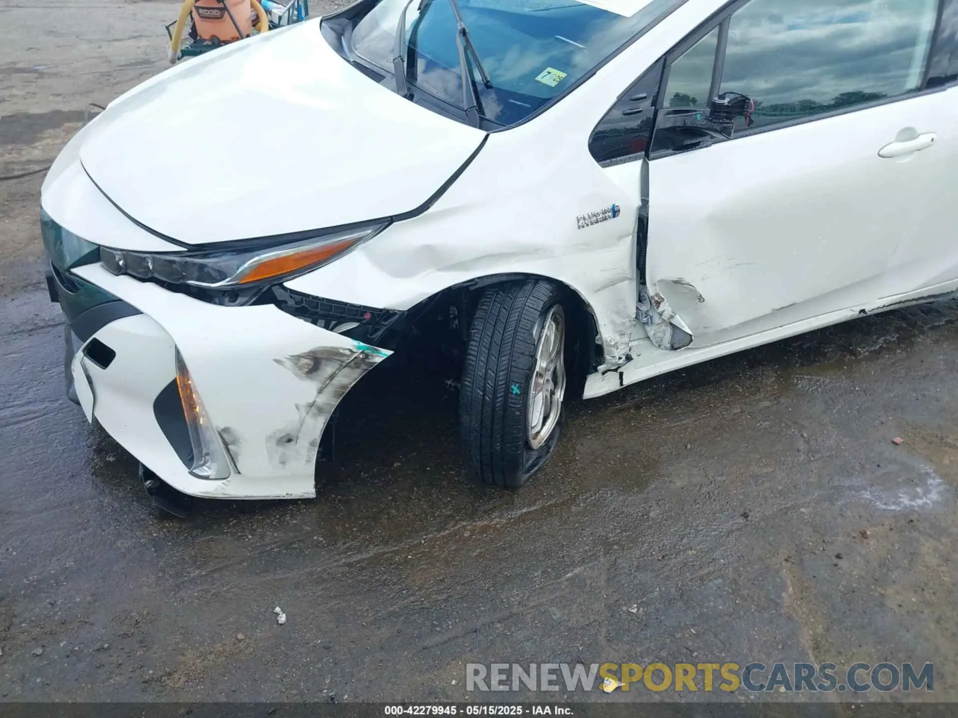 6 Photograph of a damaged car JTDKARFP5L3121530 TOYOTA PRIUS PRIME 2020