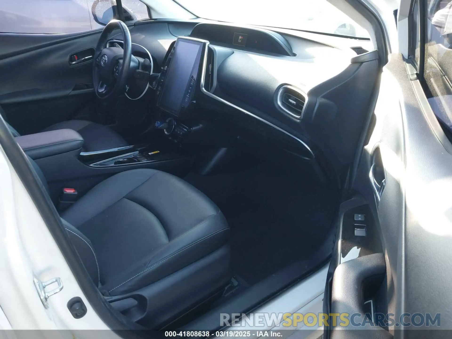 5 Photograph of a damaged car JTDKARFP5L3145861 TOYOTA PRIUS PRIME 2020