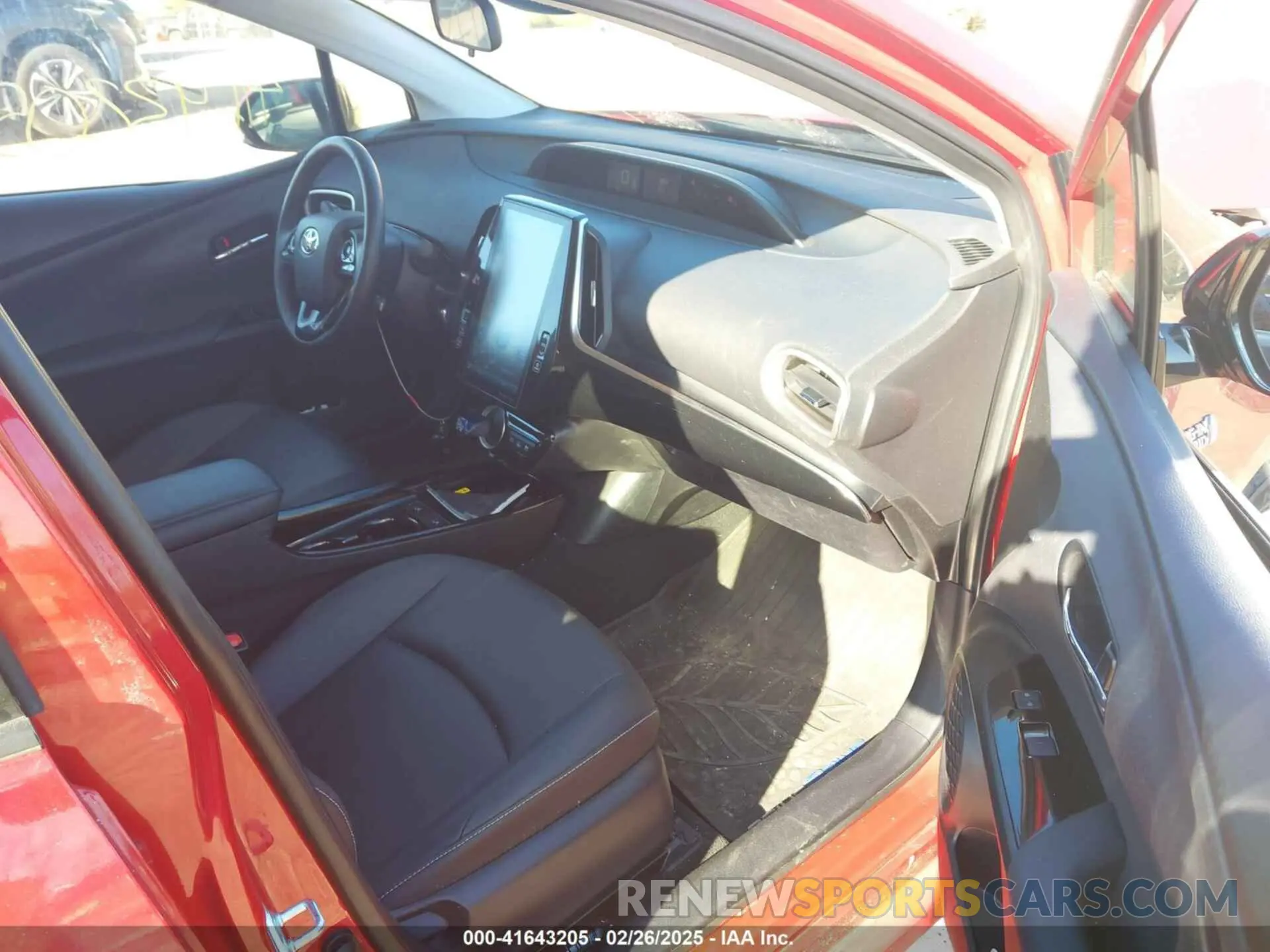 5 Photograph of a damaged car JTDKARFP5L3159534 TOYOTA PRIUS PRIME 2020