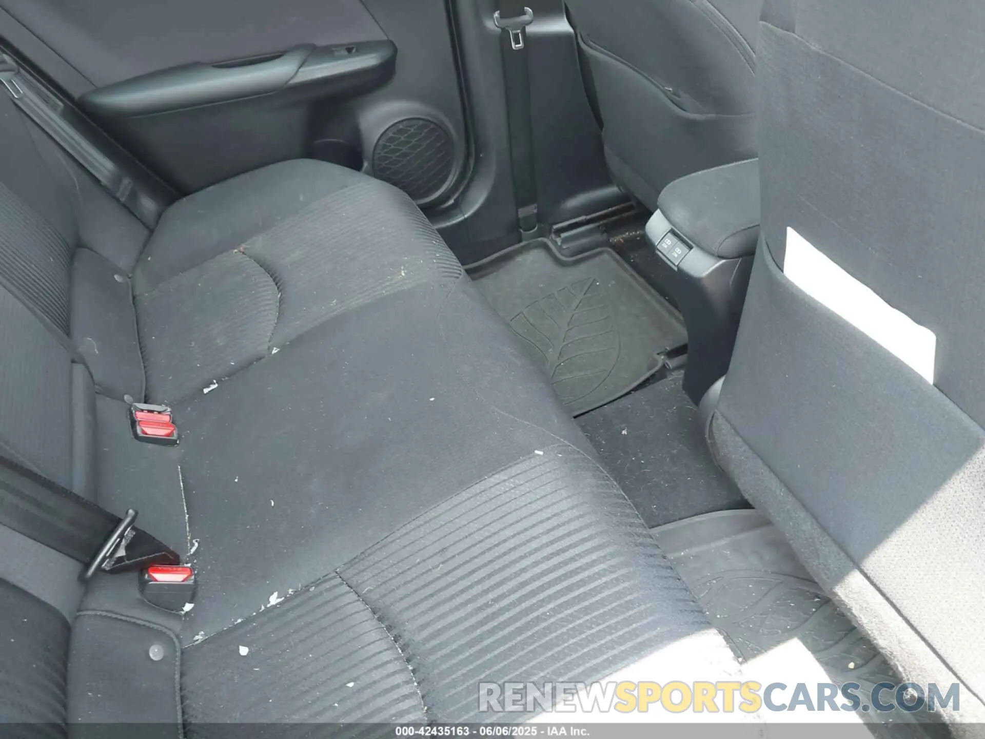 8 Photograph of a damaged car JTDKARFP5L3159548 TOYOTA PRIUS PRIME 2020