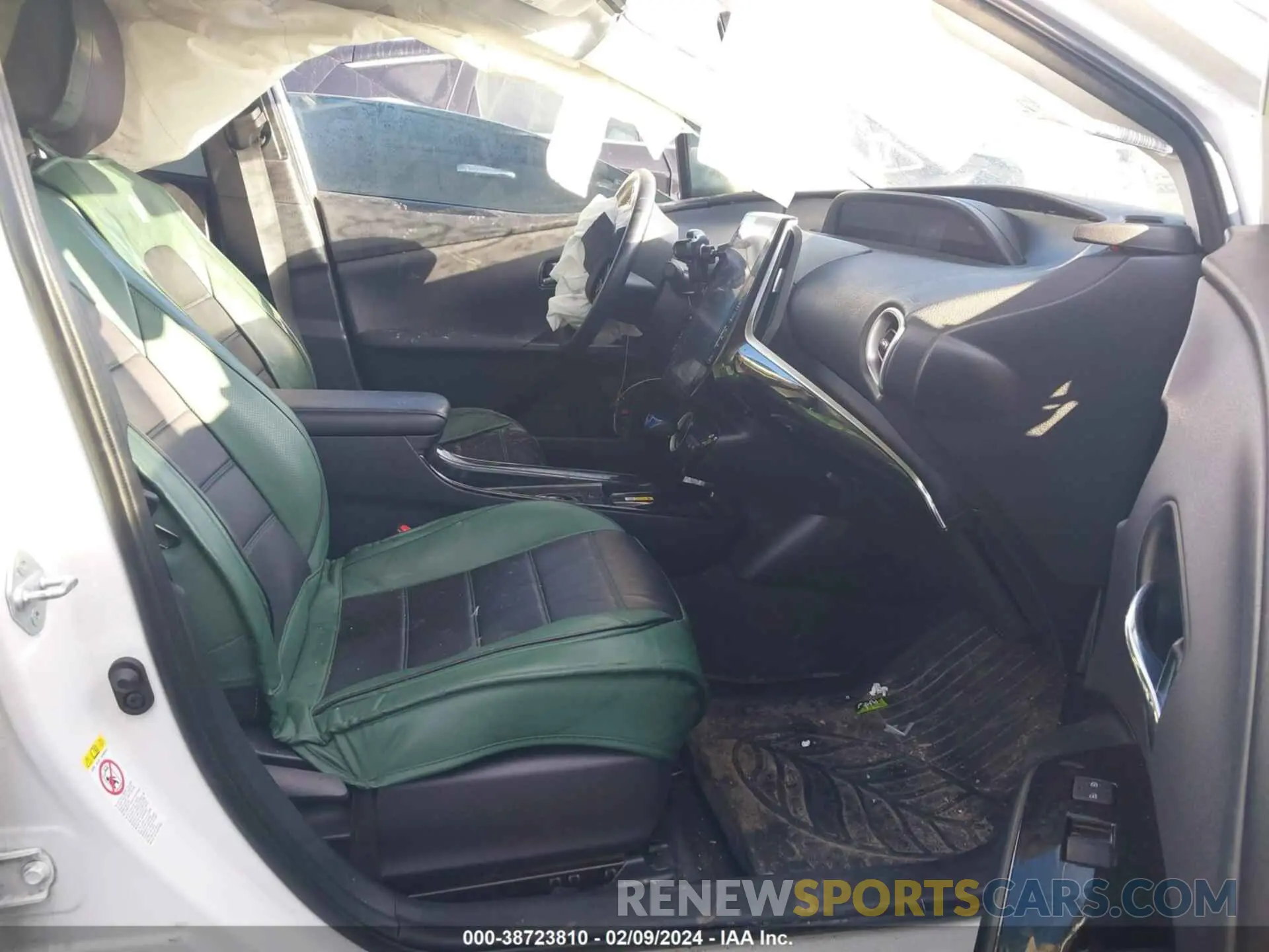5 Photograph of a damaged car JTDKARFP6L3142077 TOYOTA PRIUS PRIME 2020