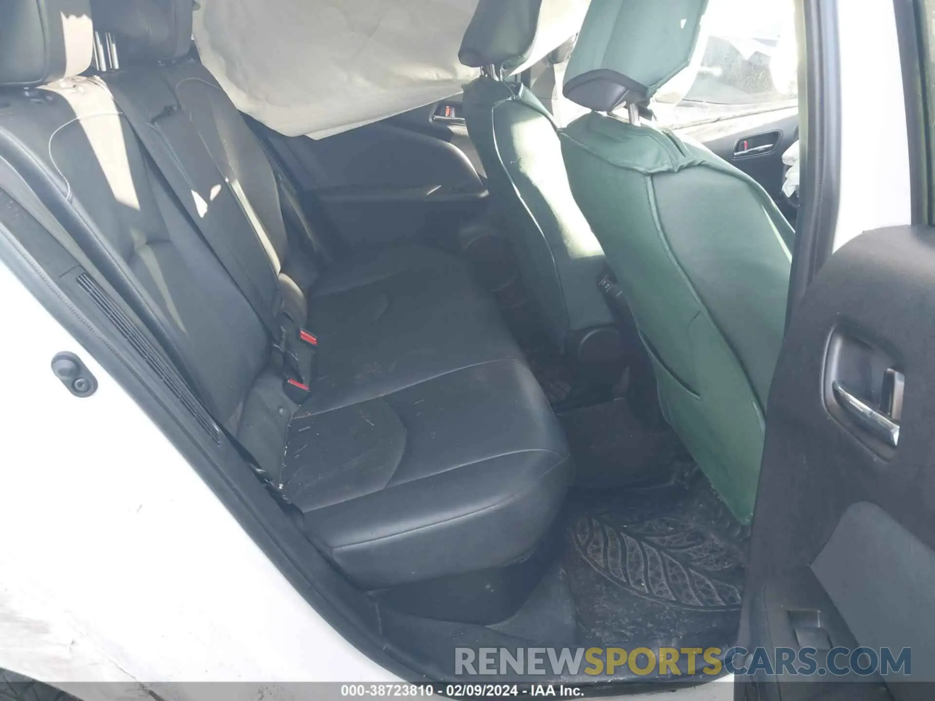 8 Photograph of a damaged car JTDKARFP6L3142077 TOYOTA PRIUS PRIME 2020