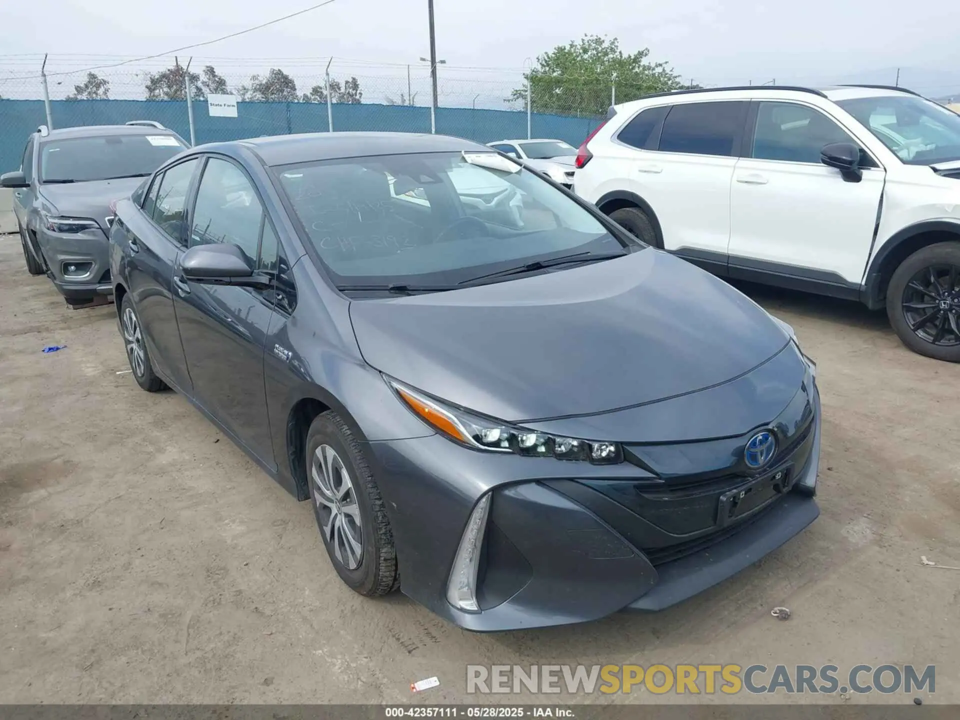 1 Photograph of a damaged car JTDKARFP6L3153192 TOYOTA PRIUS PRIME 2020