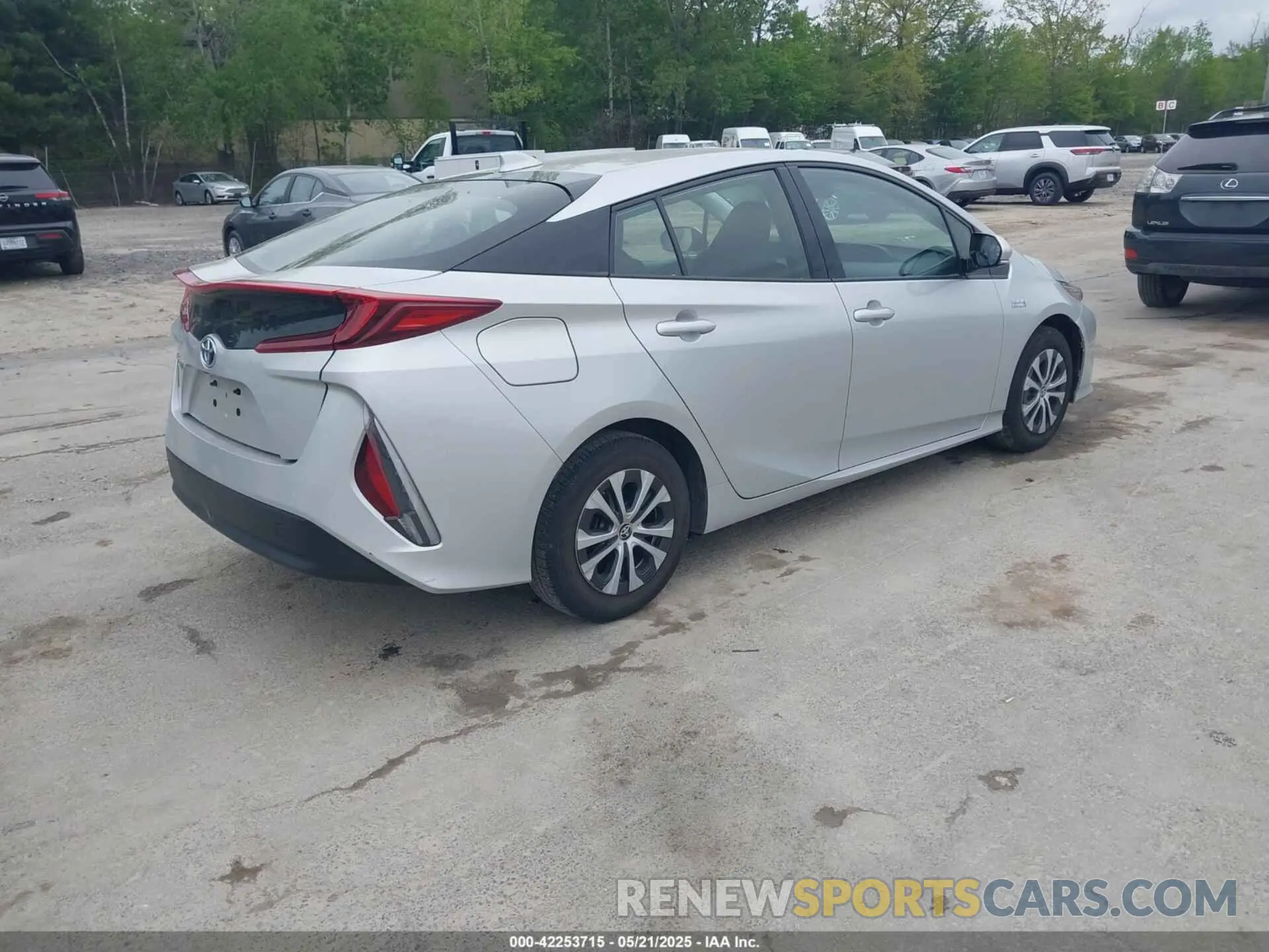 4 Photograph of a damaged car JTDKARFP7L3147014 TOYOTA PRIUS PRIME 2020