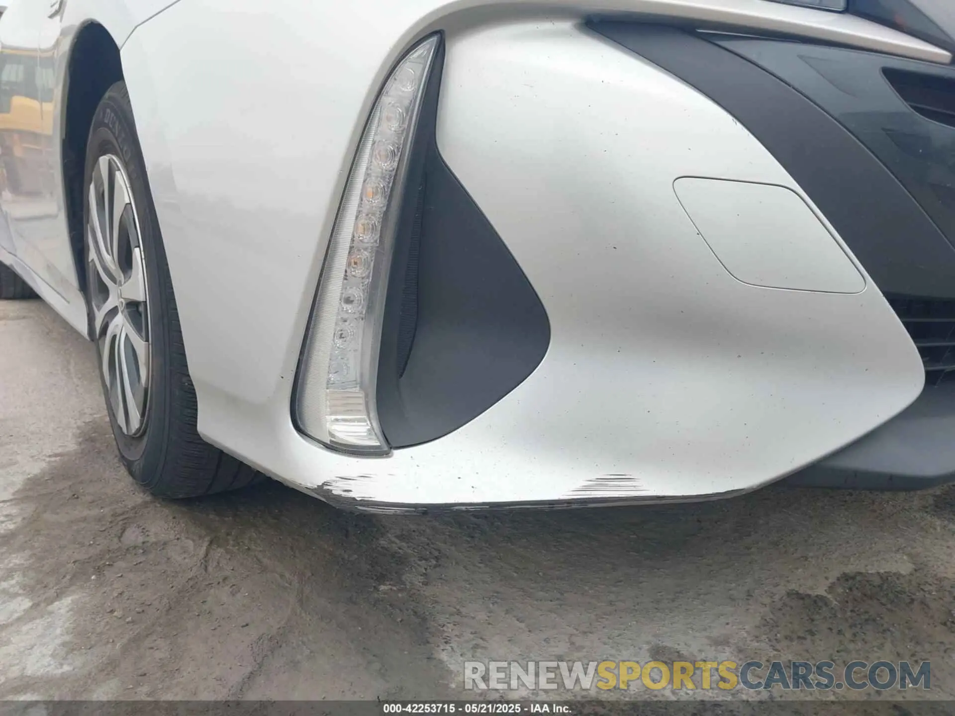 6 Photograph of a damaged car JTDKARFP7L3147014 TOYOTA PRIUS PRIME 2020