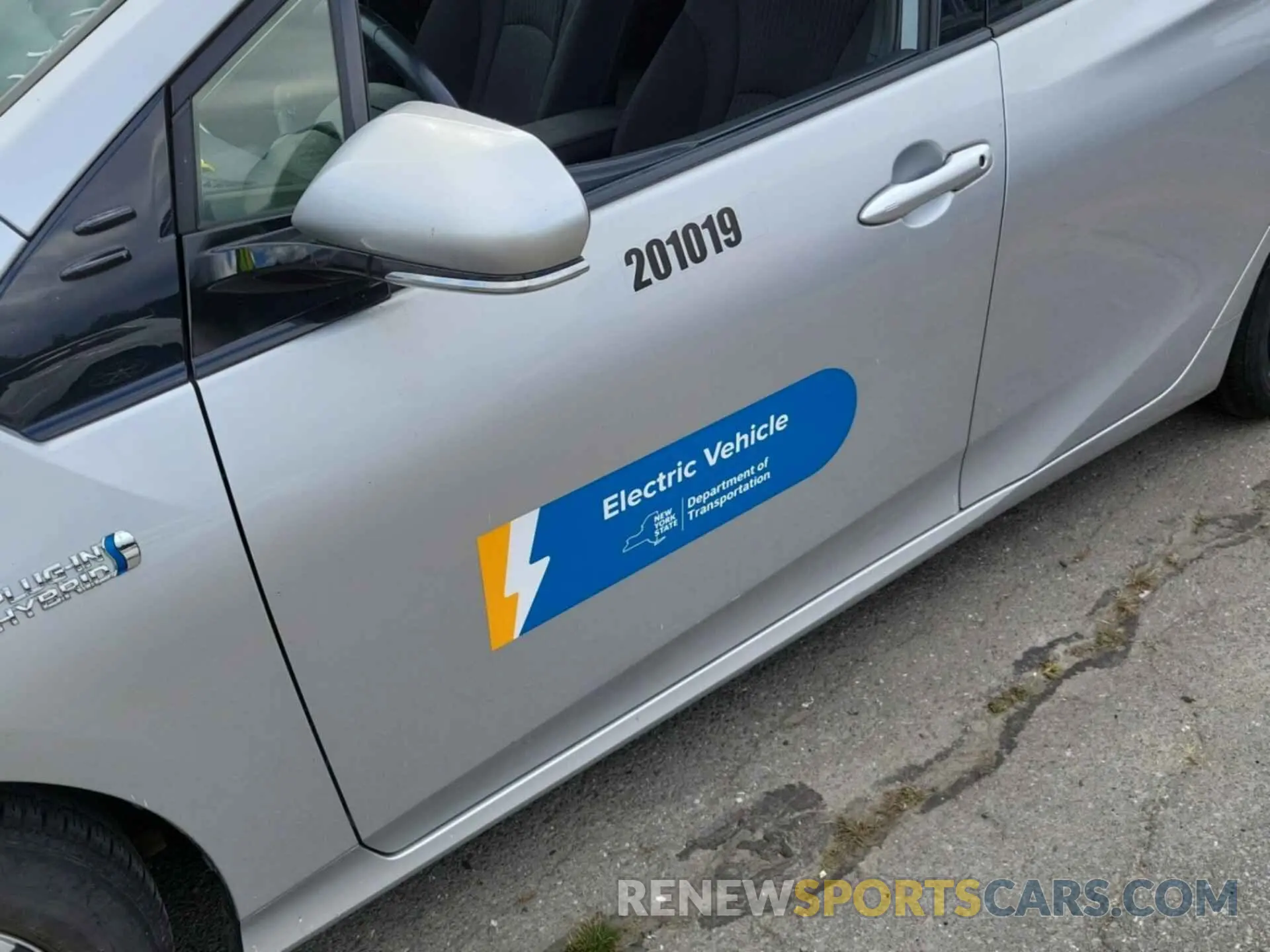1 Photograph of a damaged car JTDKARFP7L3147238 TOYOTA PRIUS PRIME 2020