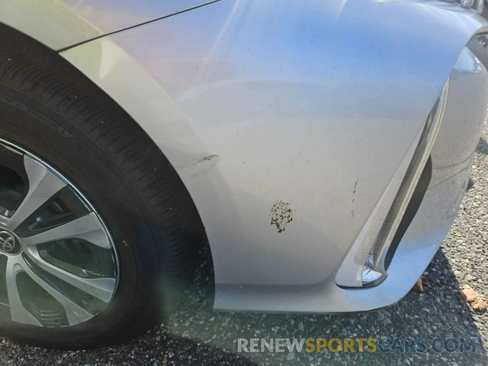 29 Photograph of a damaged car JTDKARFP7L3147403 TOYOTA PRIUS PRIME 2020