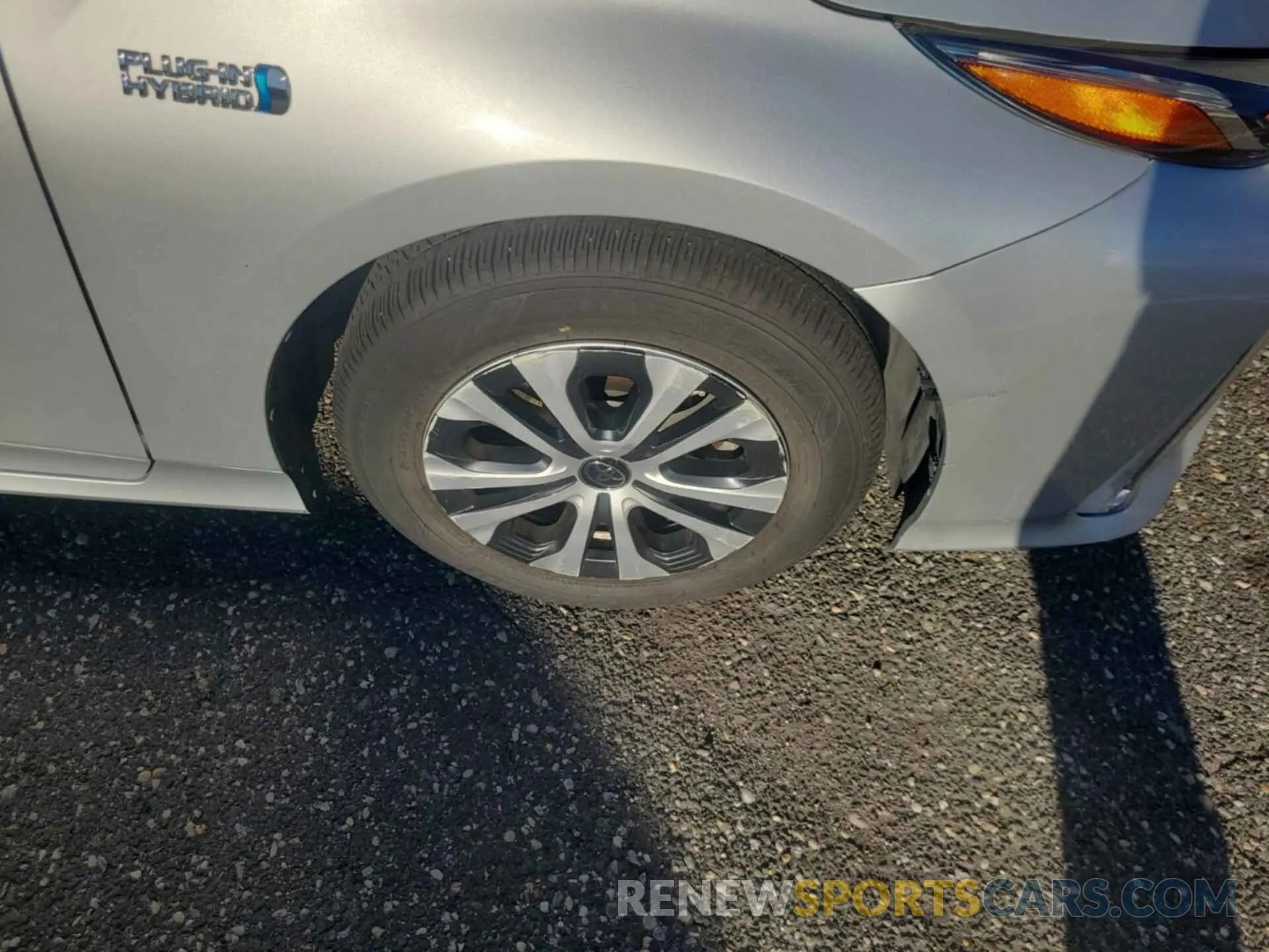 4 Photograph of a damaged car JTDKARFP7L3147403 TOYOTA PRIUS PRIME 2020