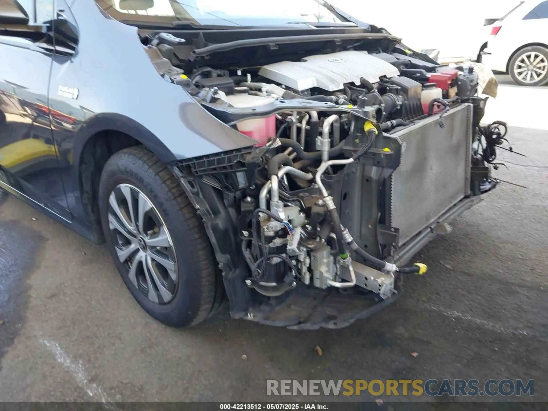 18 Photograph of a damaged car JTDKARFP8L3143375 TOYOTA PRIUS PRIME 2020