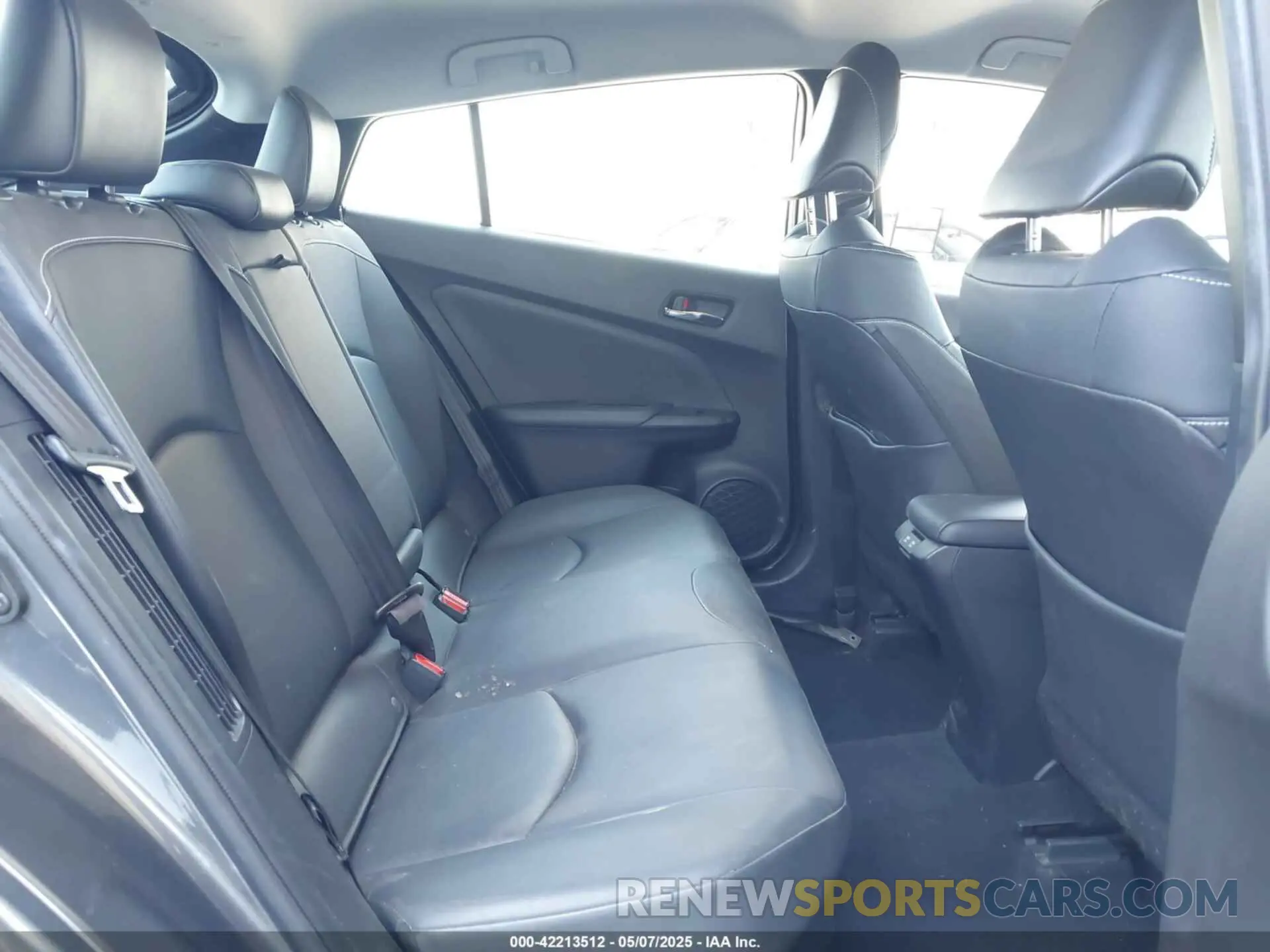 8 Photograph of a damaged car JTDKARFP8L3143375 TOYOTA PRIUS PRIME 2020