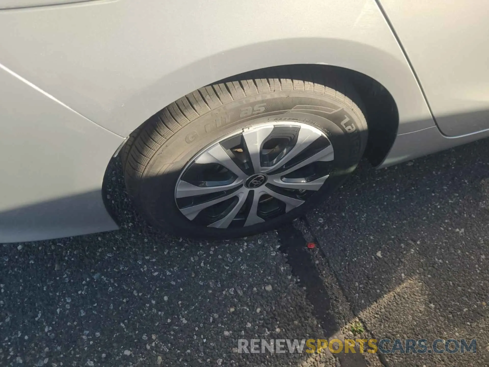 1 Photograph of a damaged car JTDKARFP8L3146843 TOYOTA PRIUS PRIME 2020