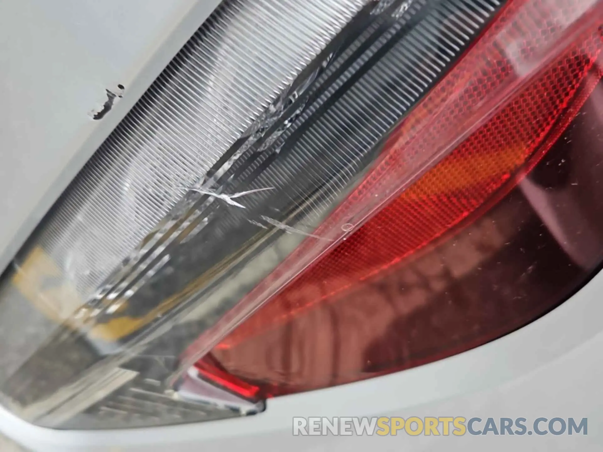32 Photograph of a damaged car JTDKARFP8L3146843 TOYOTA PRIUS PRIME 2020