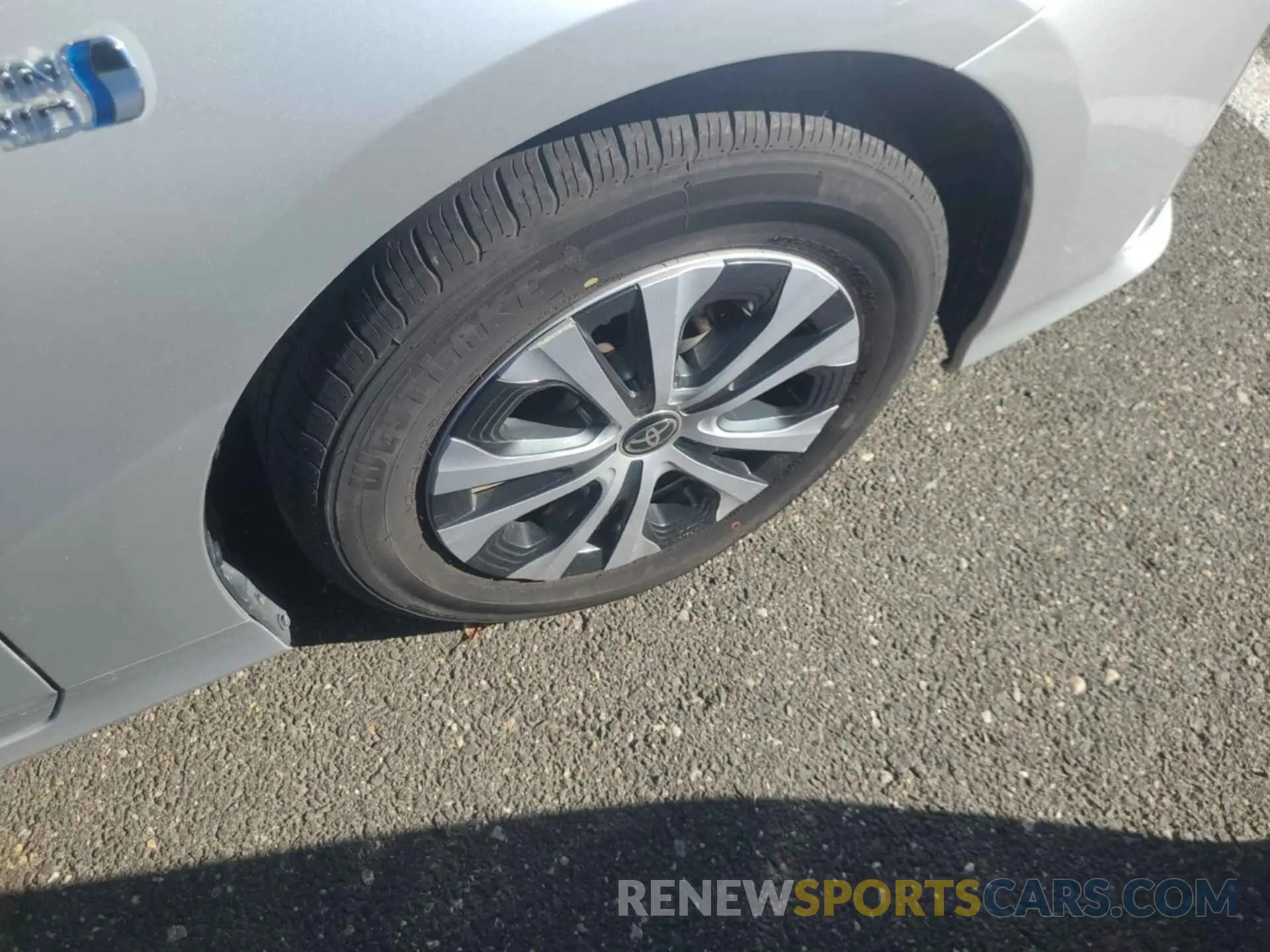 37 Photograph of a damaged car JTDKARFP8L3146843 TOYOTA PRIUS PRIME 2020