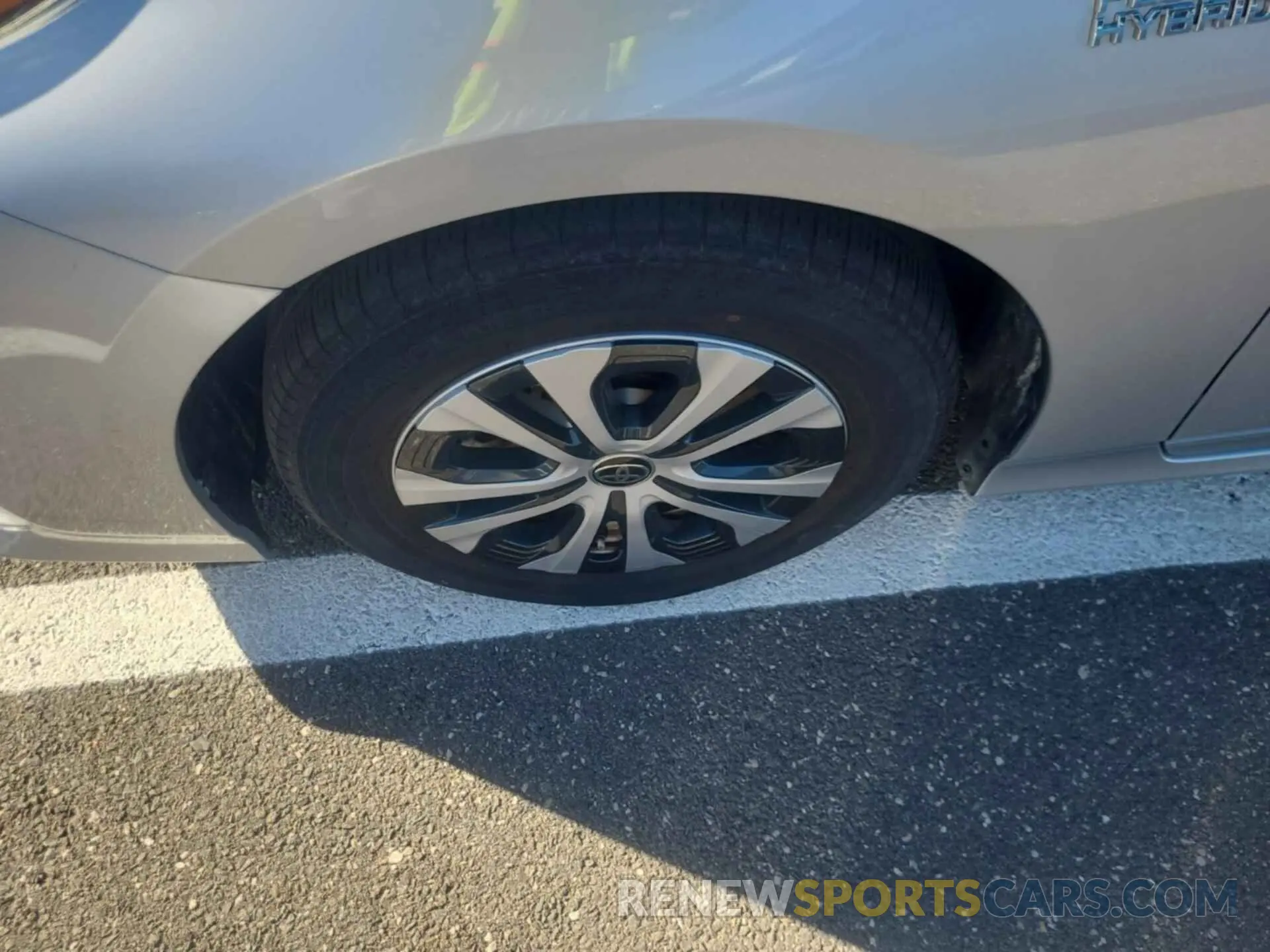 8 Photograph of a damaged car JTDKARFP8L3146843 TOYOTA PRIUS PRIME 2020