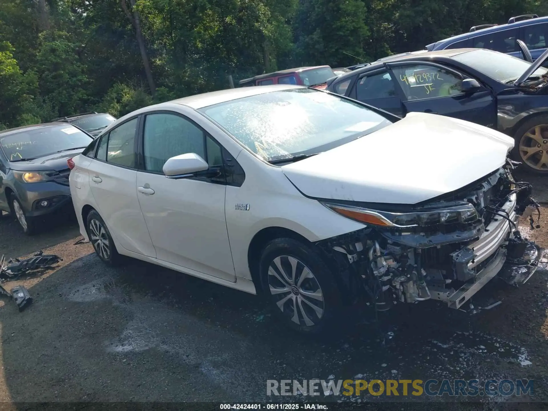 1 Photograph of a damaged car JTDKARFP8L3150861 TOYOTA PRIUS PRIME 2020