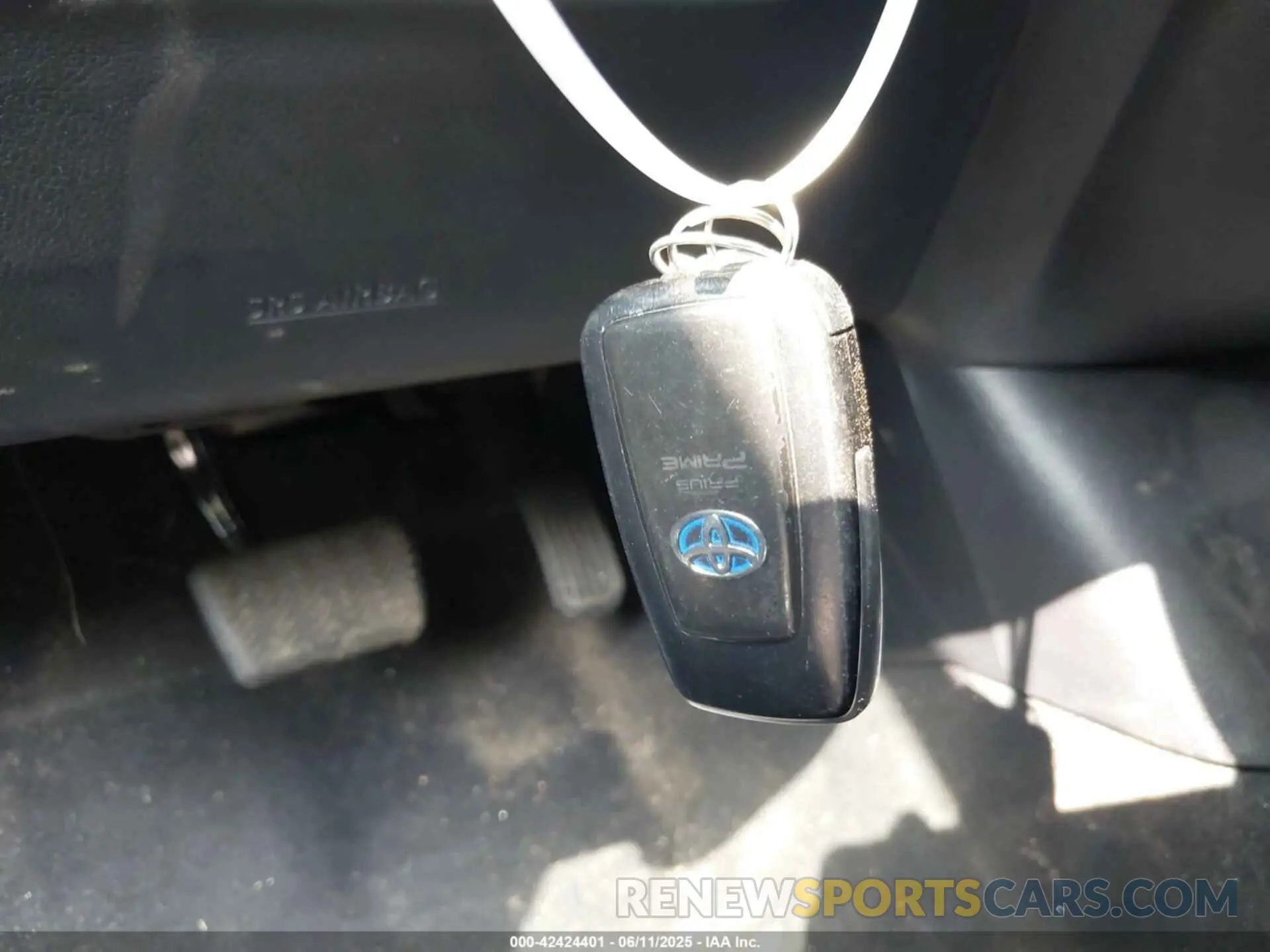 11 Photograph of a damaged car JTDKARFP8L3150861 TOYOTA PRIUS PRIME 2020