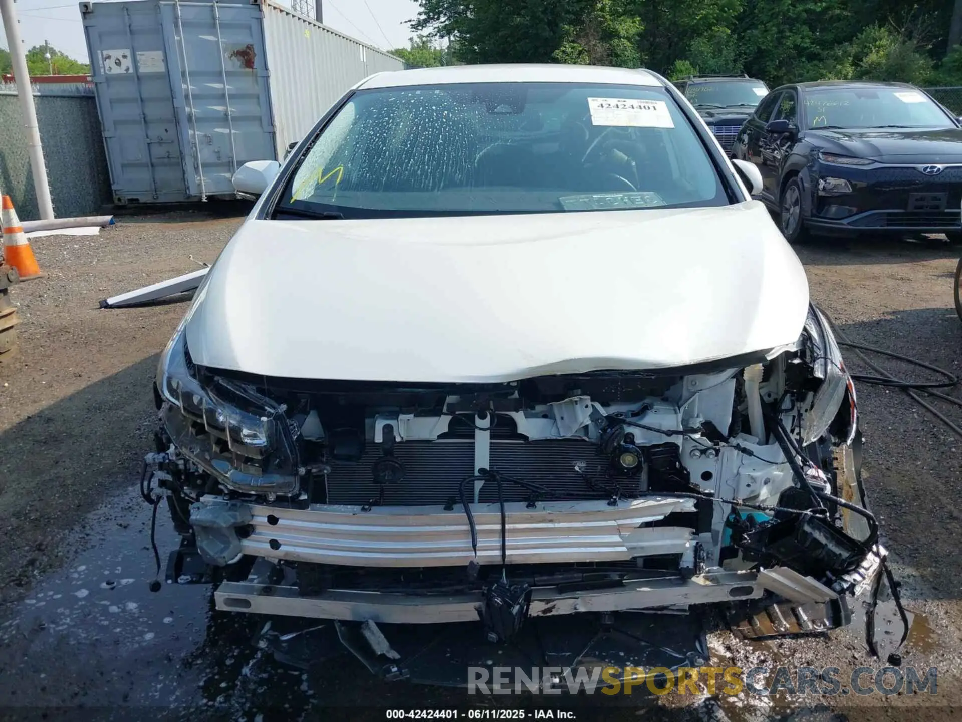 12 Photograph of a damaged car JTDKARFP8L3150861 TOYOTA PRIUS PRIME 2020