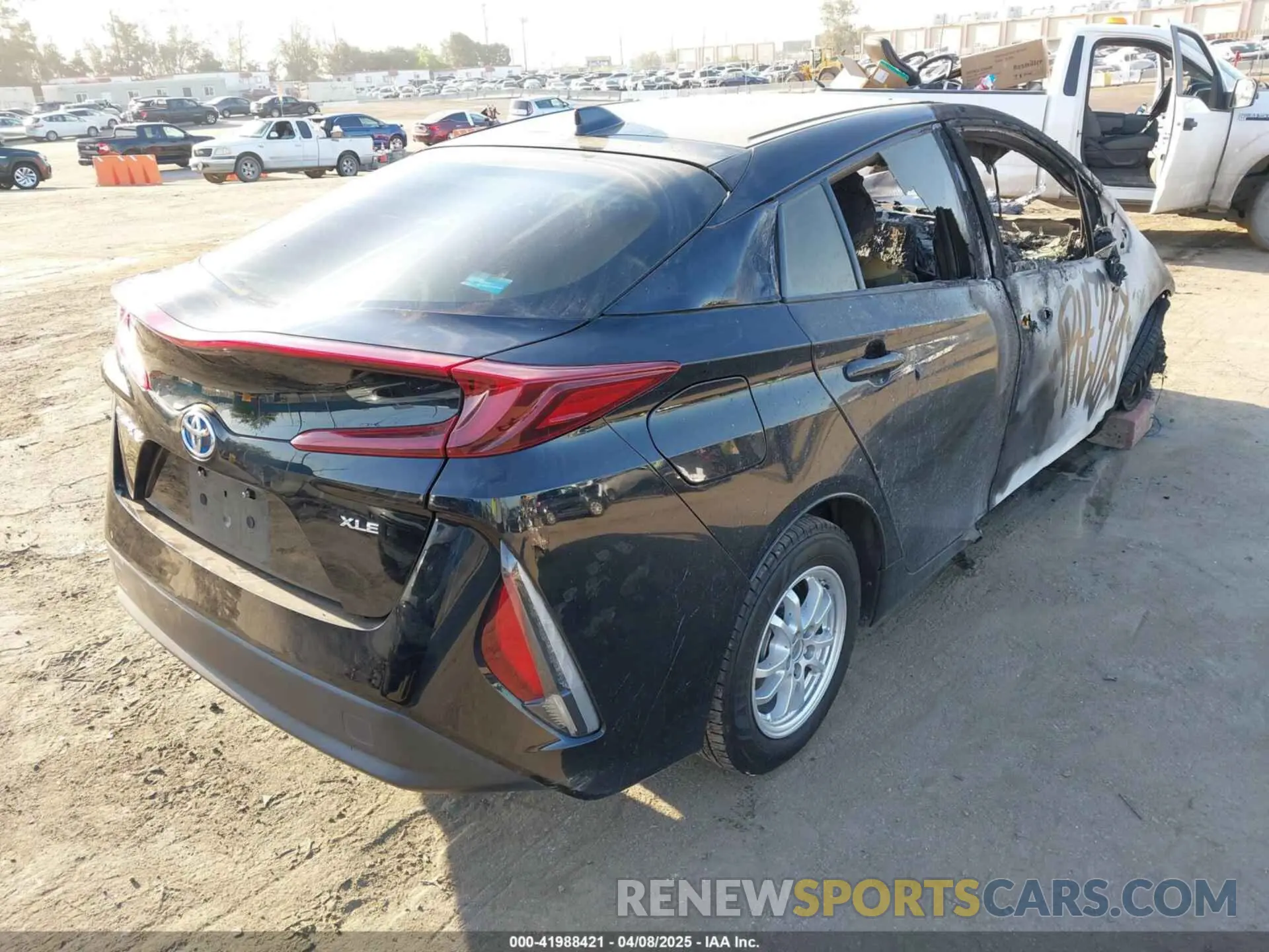 4 Photograph of a damaged car JTDKARFP8L3151282 TOYOTA PRIUS PRIME 2020