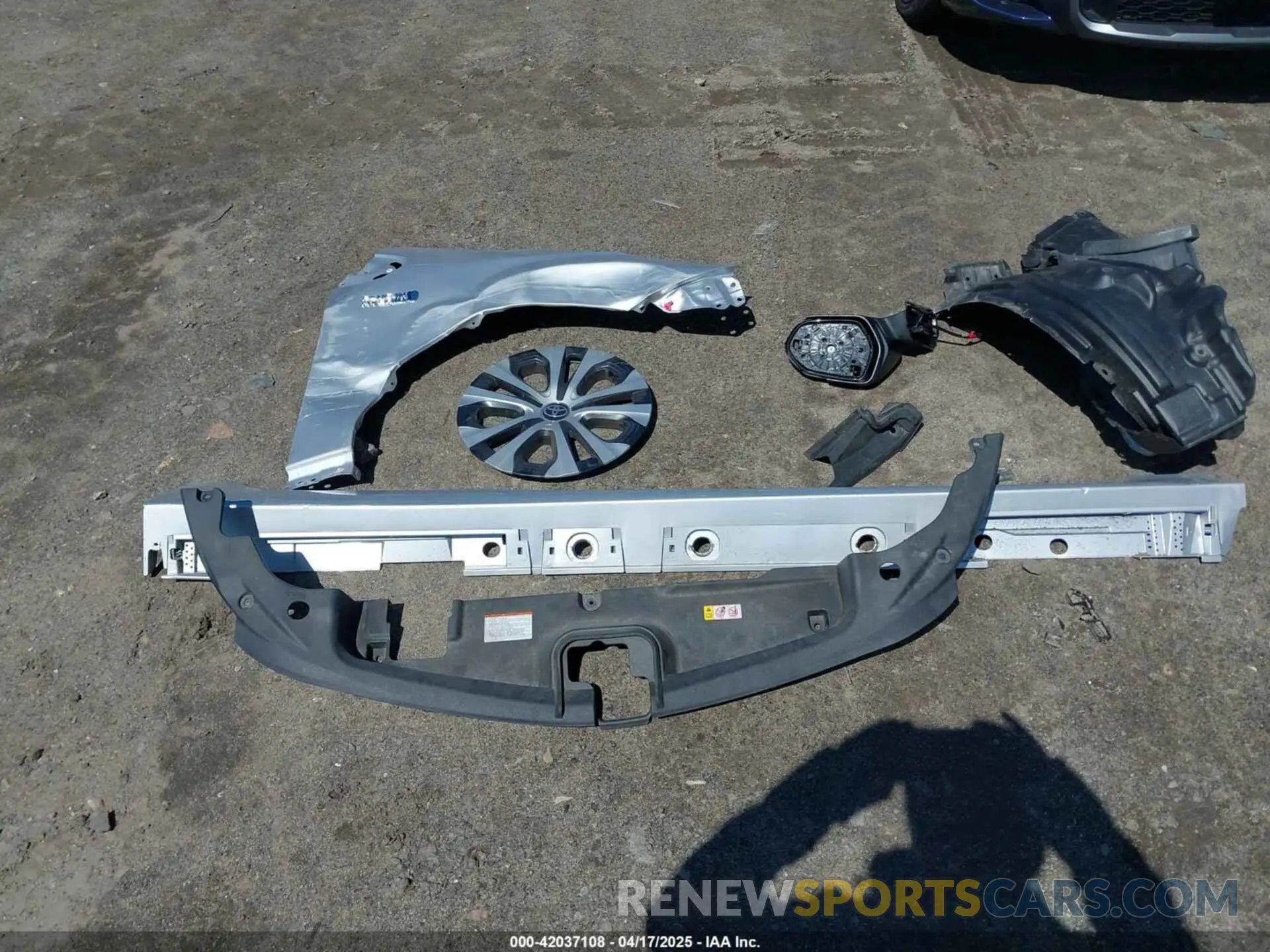 12 Photograph of a damaged car JTDKARFPXL3137917 TOYOTA PRIUS PRIME 2020