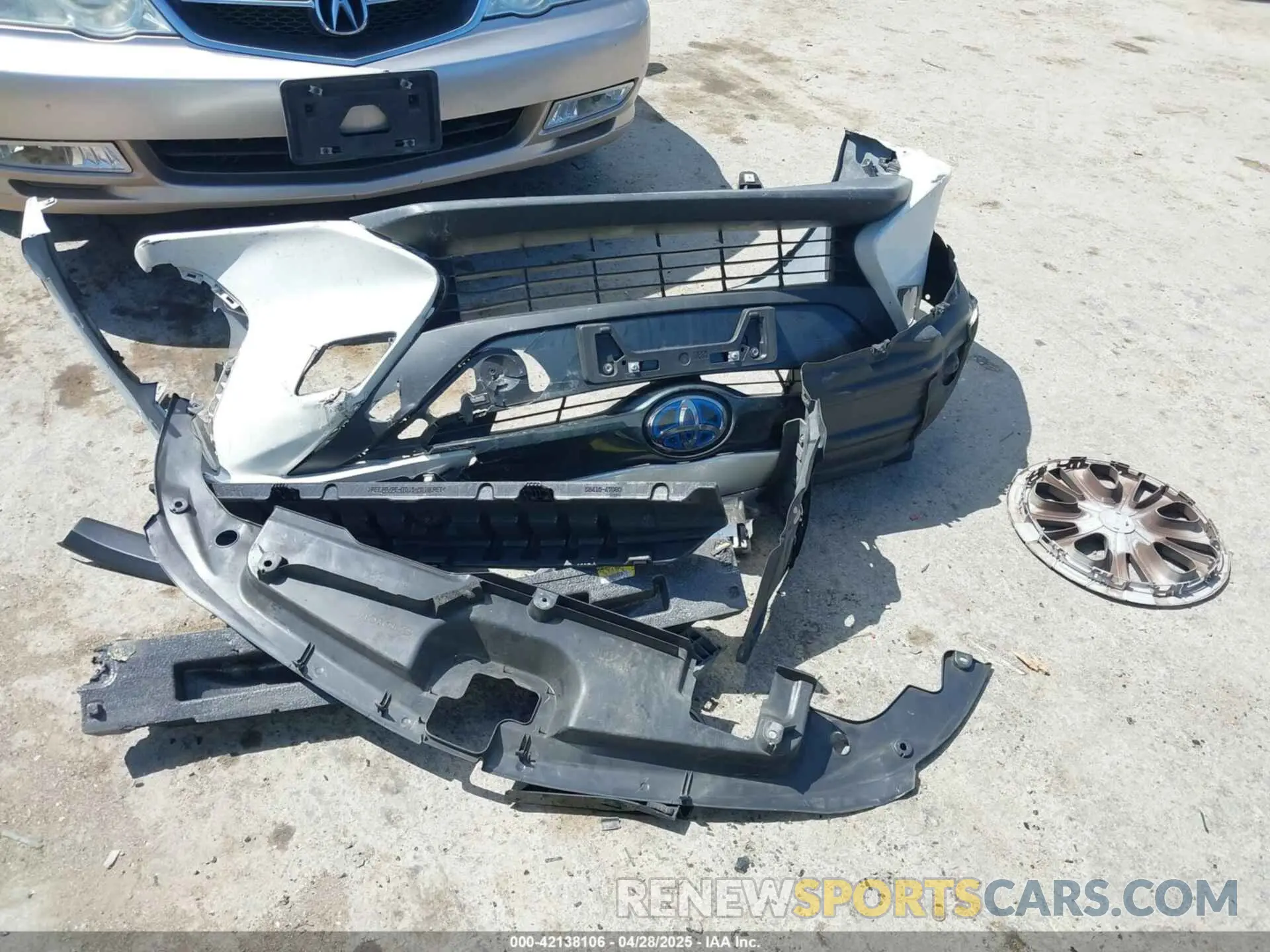 12 Photograph of a damaged car JTDKARFPXL3141711 TOYOTA PRIUS PRIME 2020
