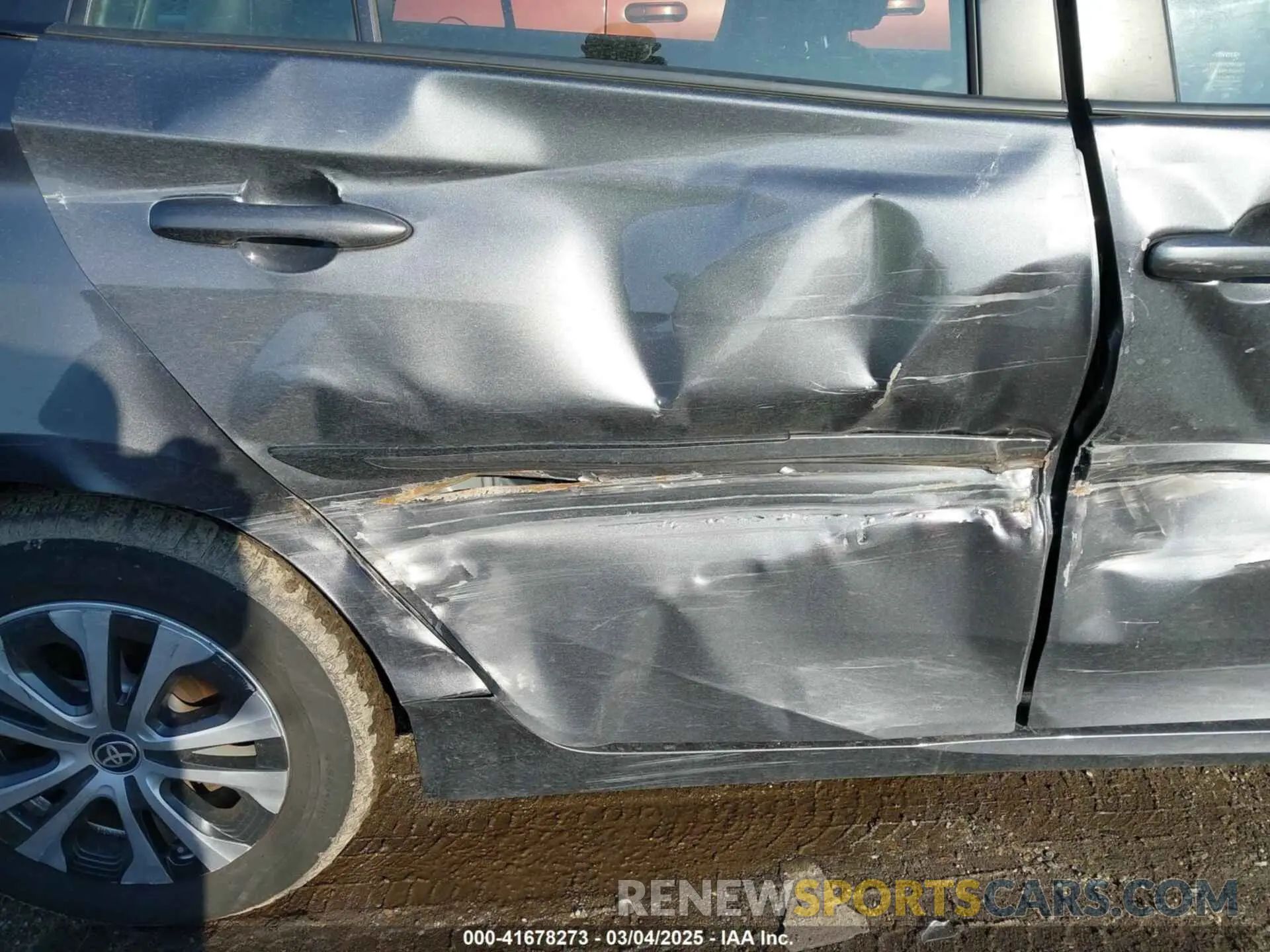 17 Photograph of a damaged car JTDKAMFP0M3187116 TOYOTA PRIUS PRIME 2021