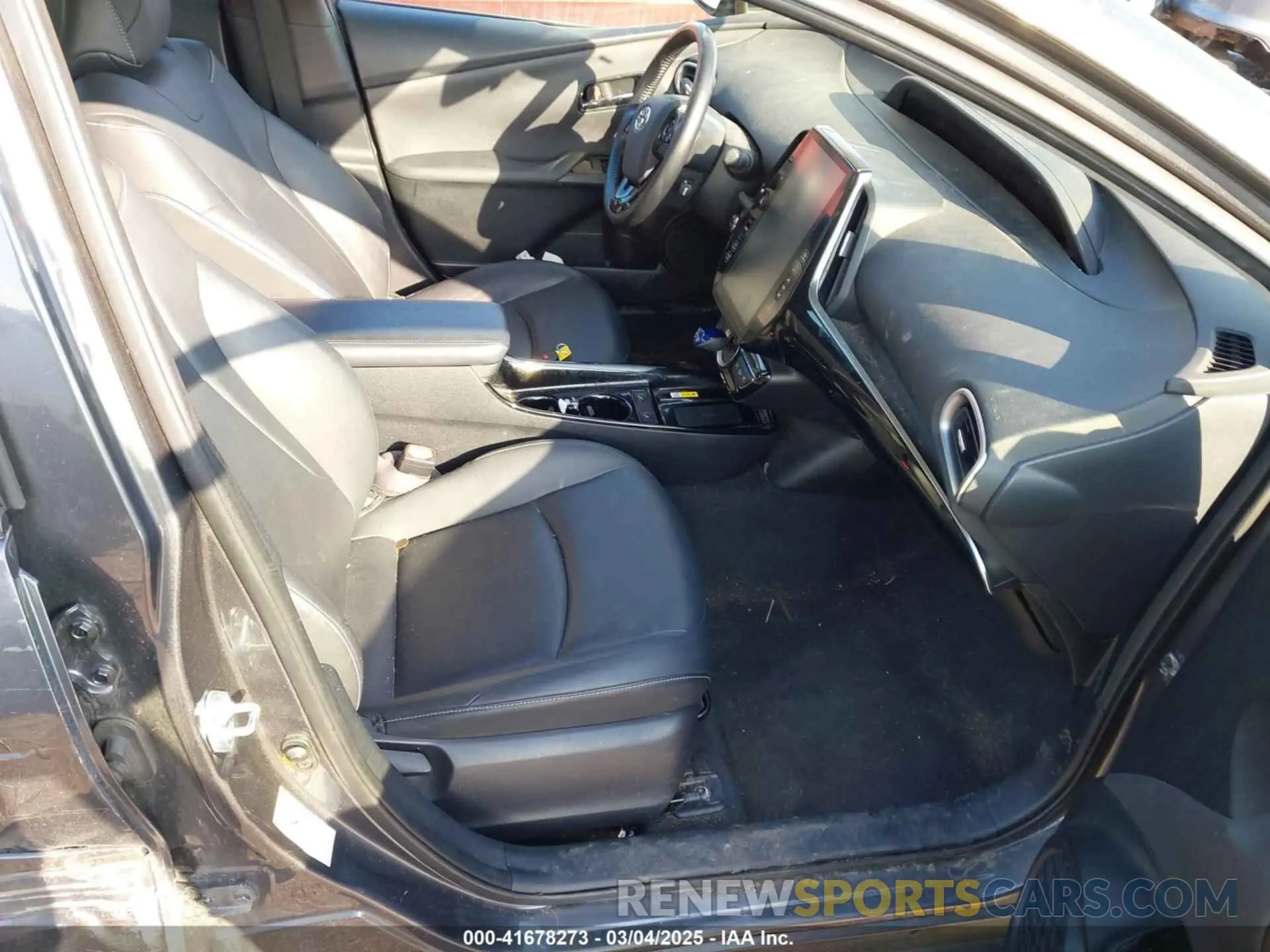 5 Photograph of a damaged car JTDKAMFP0M3187116 TOYOTA PRIUS PRIME 2021