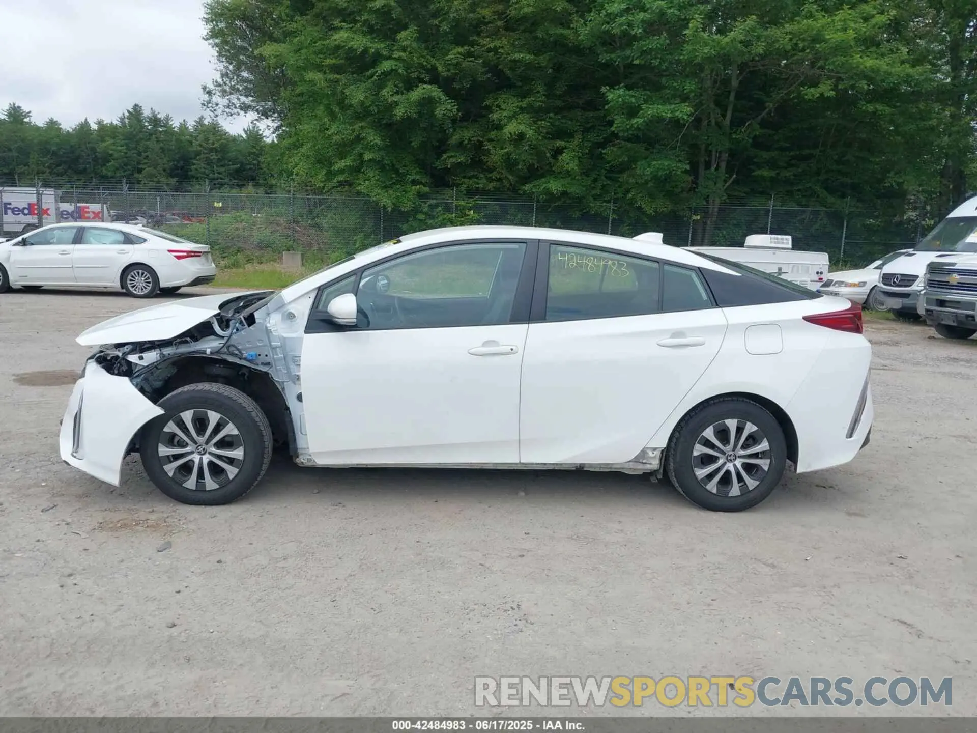 15 Photograph of a damaged car JTDKAMFP1M3165108 TOYOTA PRIUS PRIME 2021
