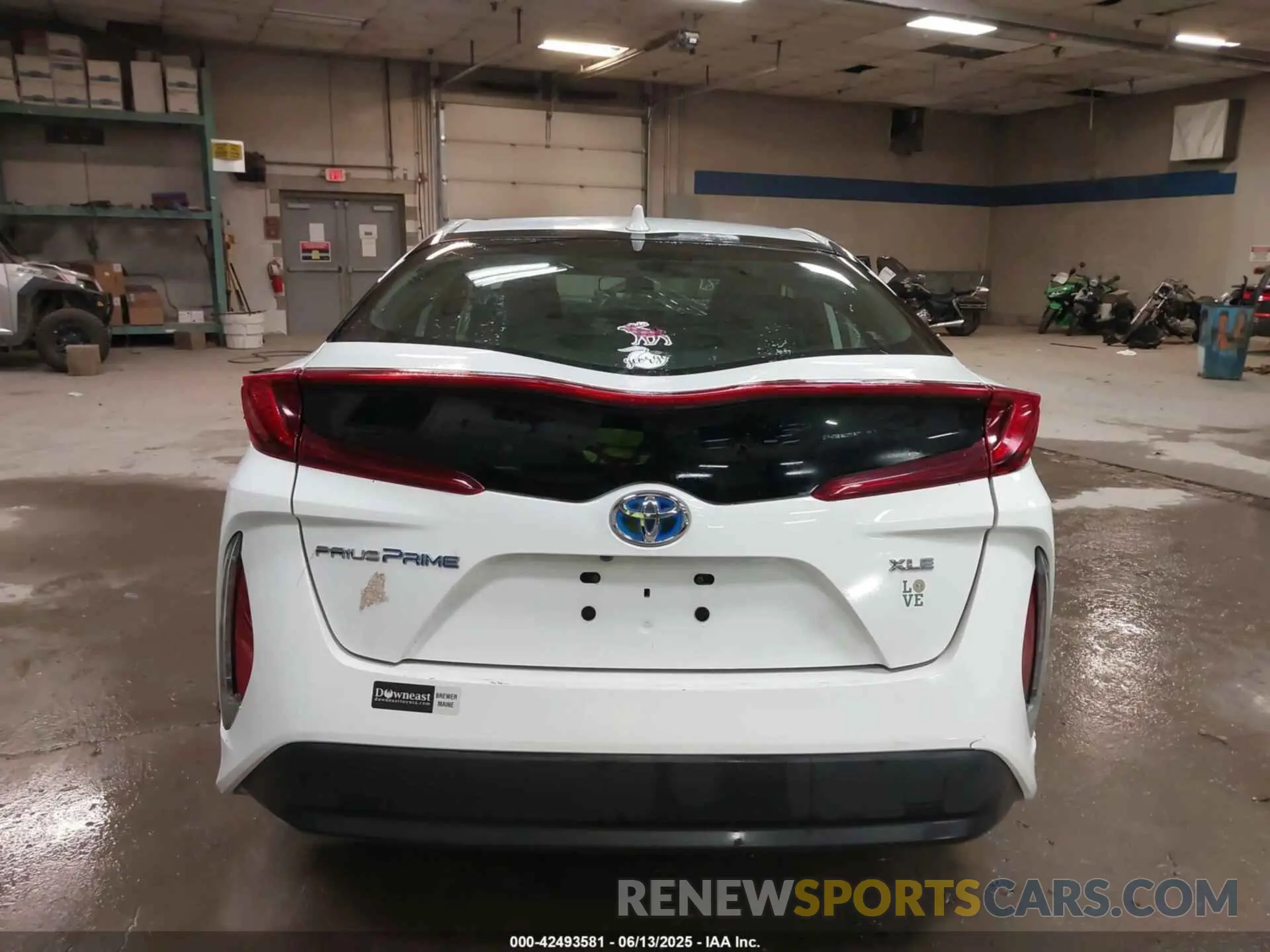 16 Photograph of a damaged car JTDKAMFP2M3166204 TOYOTA PRIUS PRIME 2021